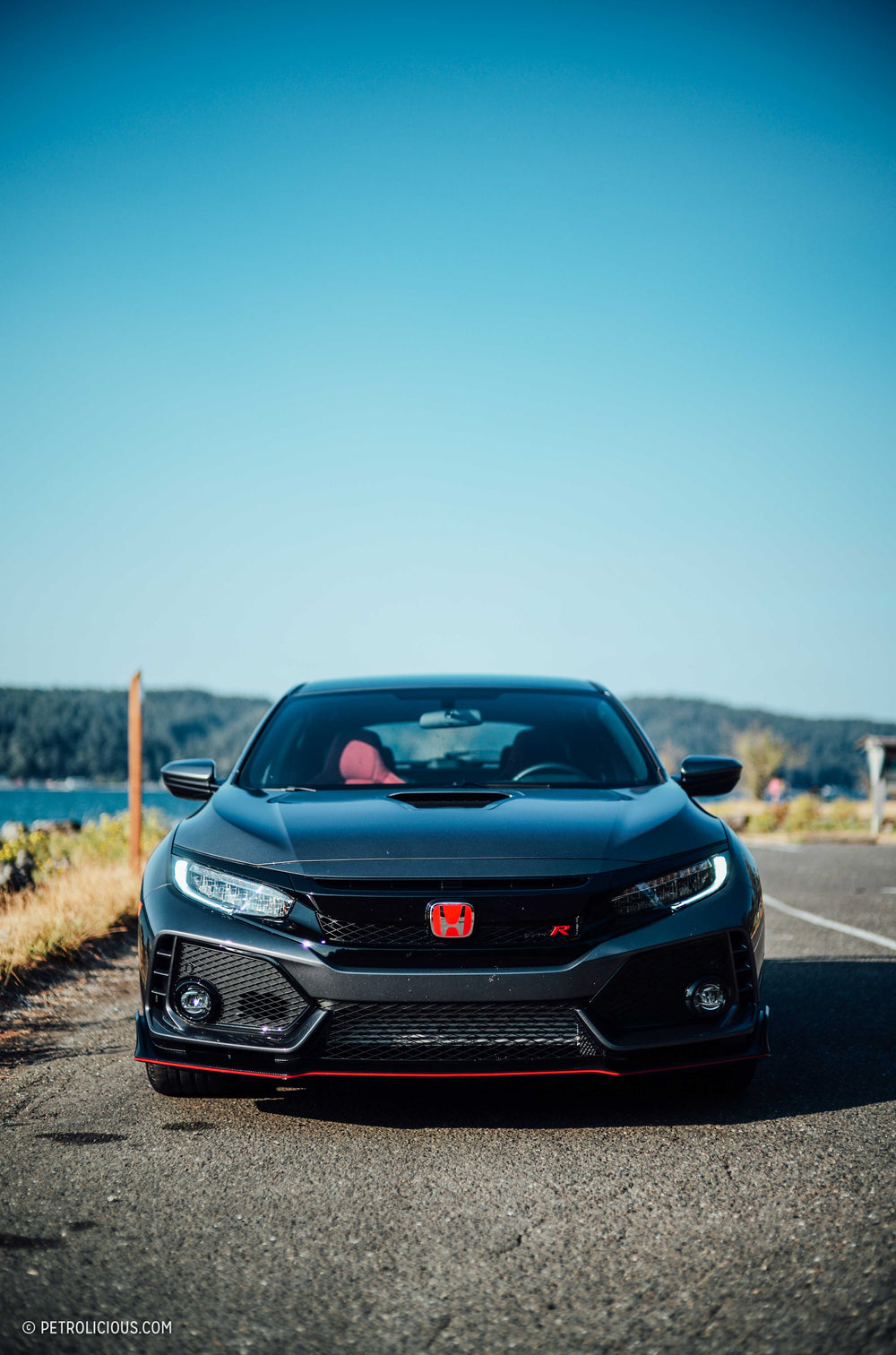 The 2017 Honda Civic Type R Is Energetic, Radical, Perfect