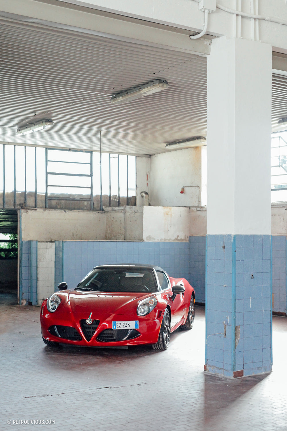 This Club Italia Edition Alfa Romeo 4C Spider Is A Carbon Fiber-Heavy Lightweight