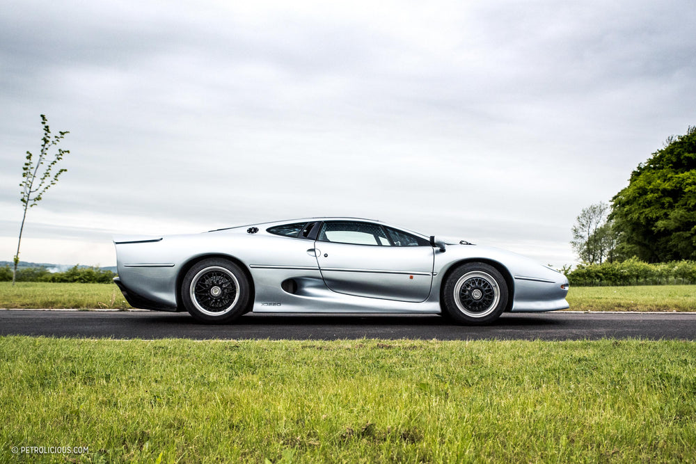 What It's Like To Drive The Infamous Jaguar XJ220