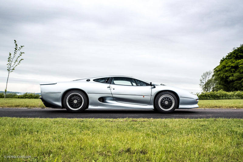 What It's Like To Drive The Infamous Jaguar XJ220