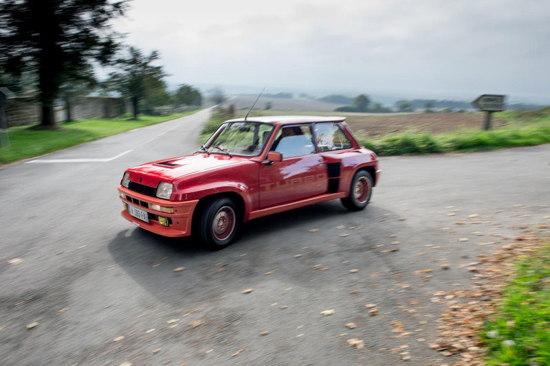 Ragnotti drives Renault 5 Turbo 1 (sideways)
