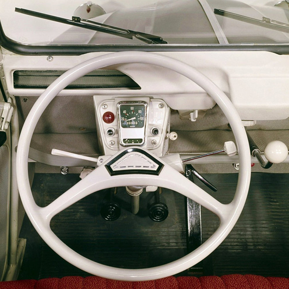 Blog Dedicated to Car Interiors Gives a Glimpse Behind the Wheel
