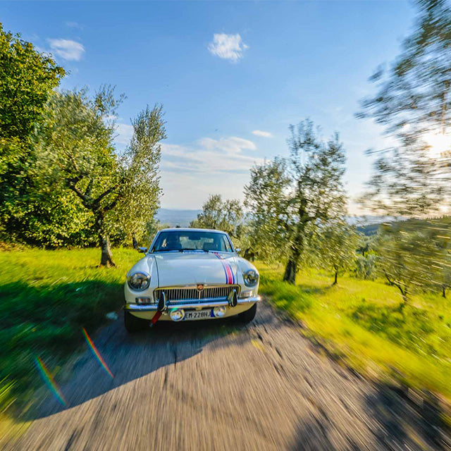 Even The MGB GT Looks Like A Million Bucks In Italy