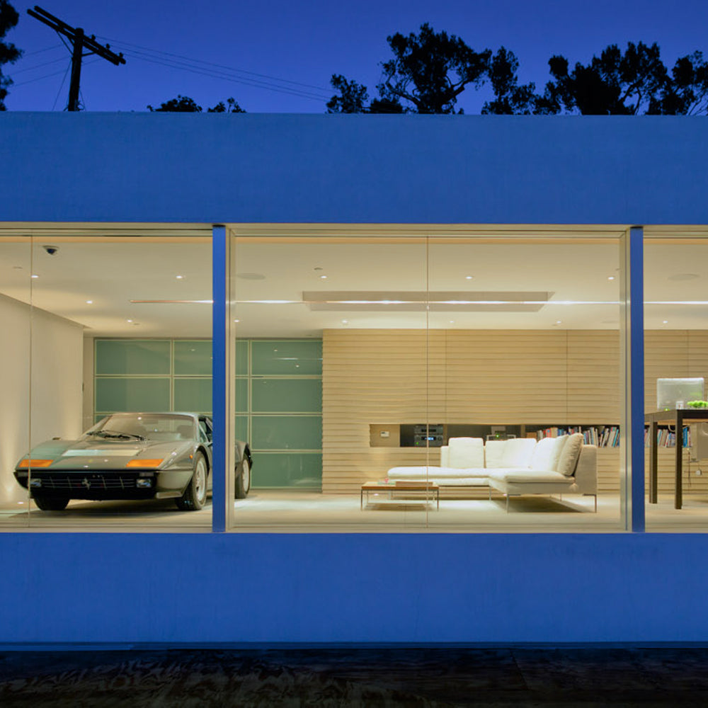 Studio-Garage Space Inspires Infinitely