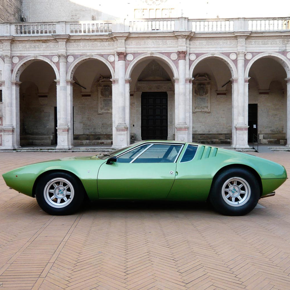 A De Tomaso Mangusta Perfectly Suits An Award Winning Photographer