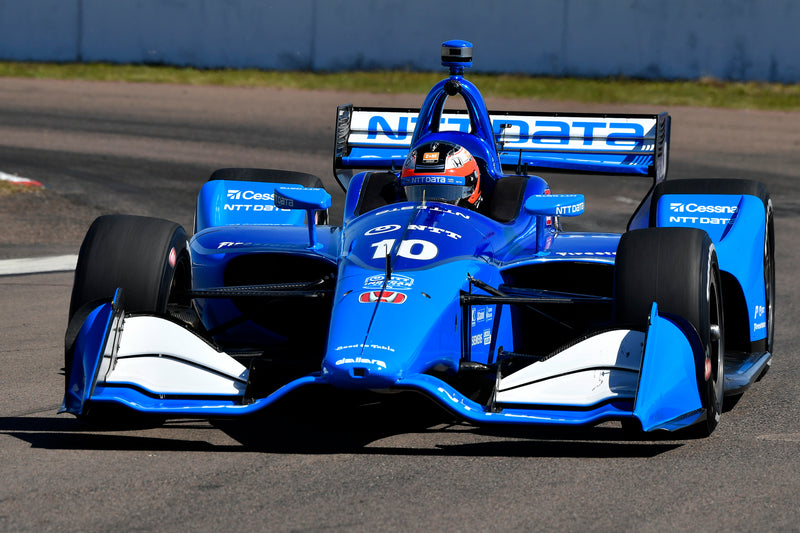 Rosenqvist Stars On His IndyCar Debut—And Did It One-Handed!