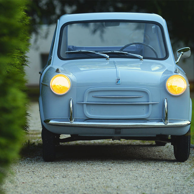 Maximum Italian Style from Vespa Micro Car