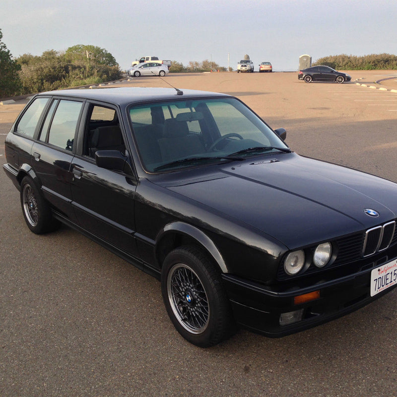 Pick Up a Rare-in-the-US BMW E30 320i Touring