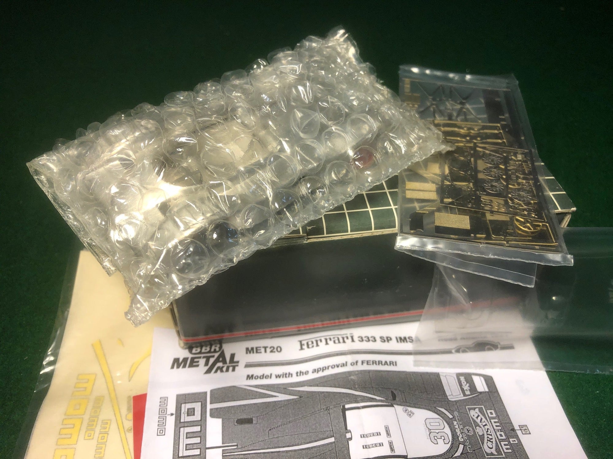 Ferrari 333 SP IMSA Road Atlanta 1994 "MOMO" Moretti-Salazar by BBR 1:43 (MET20)