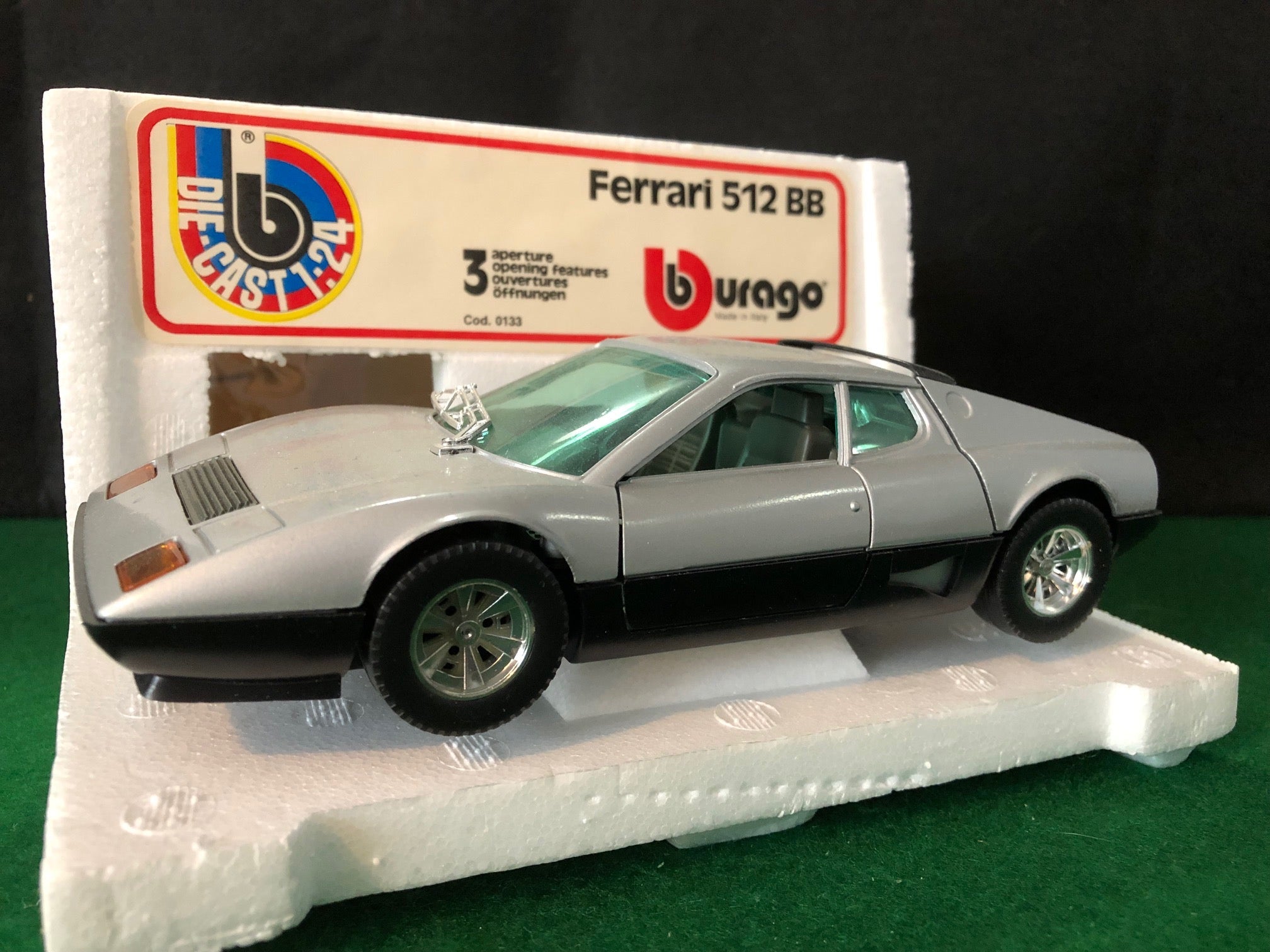 Ferrari 512 BB Berlinetta Boxer Silver/Black by BBurago 1:24
