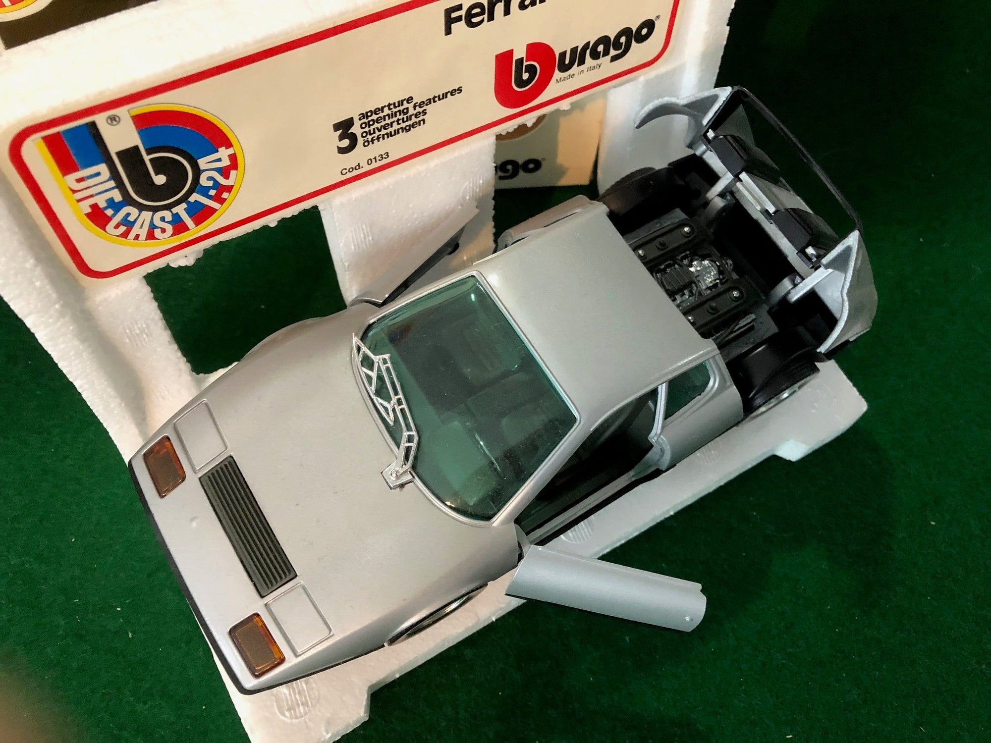 Ferrari 512 BB Berlinetta Boxer Silver/Black by BBurago 1:24