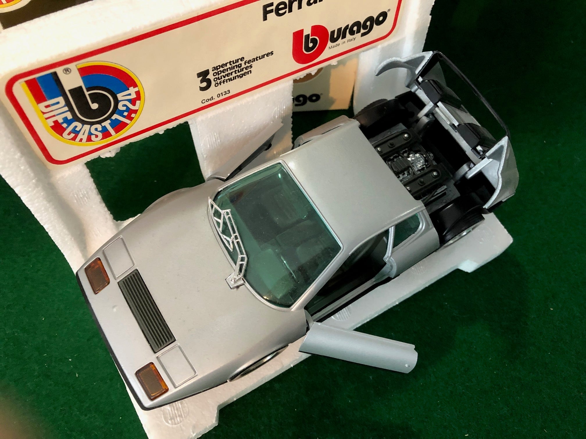 Ferrari 512 BB Berlinetta Boxer Silver/Black by BBurago 1:24