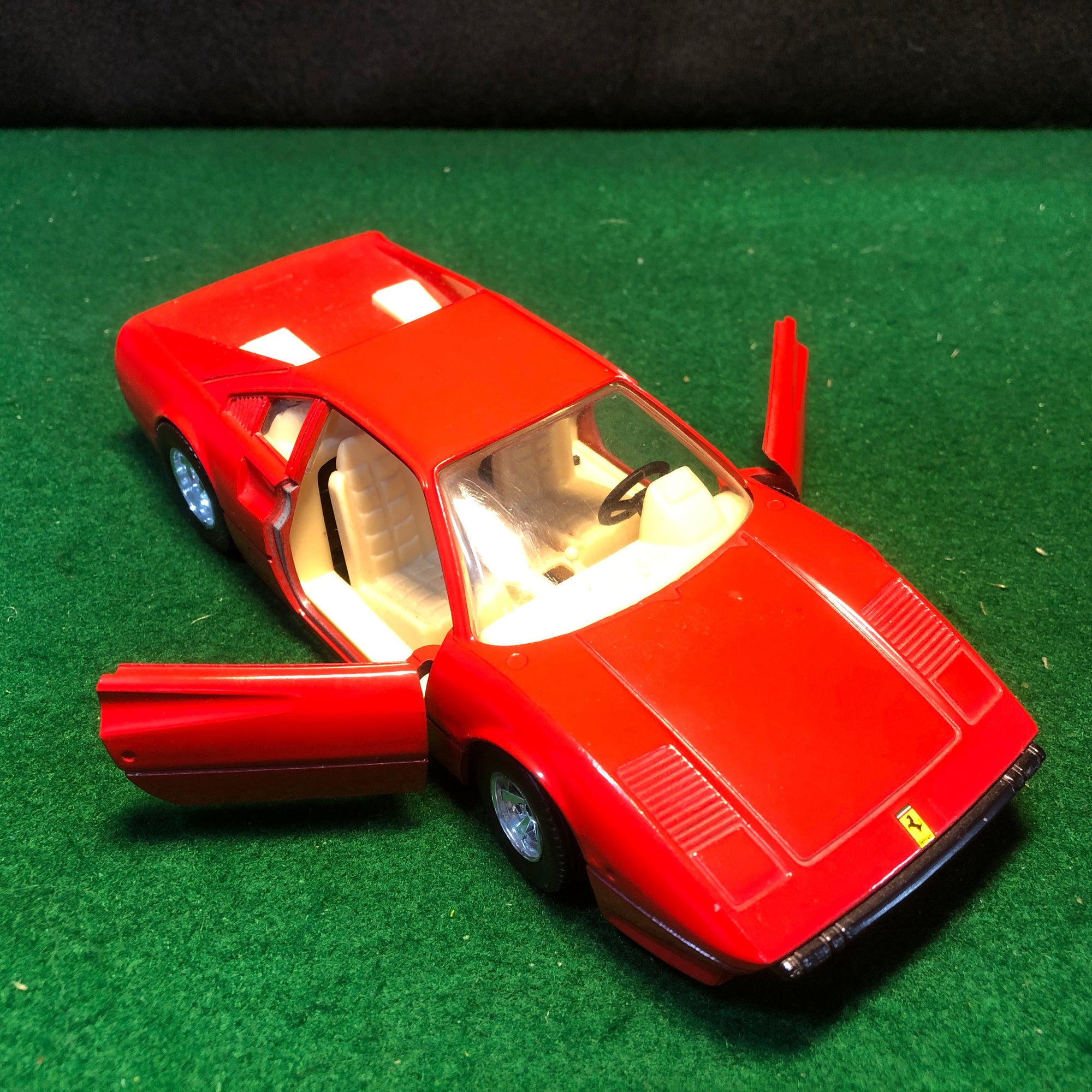 Ferrari 308 GTB Red by BBurago 1:24 (0148)(No box)