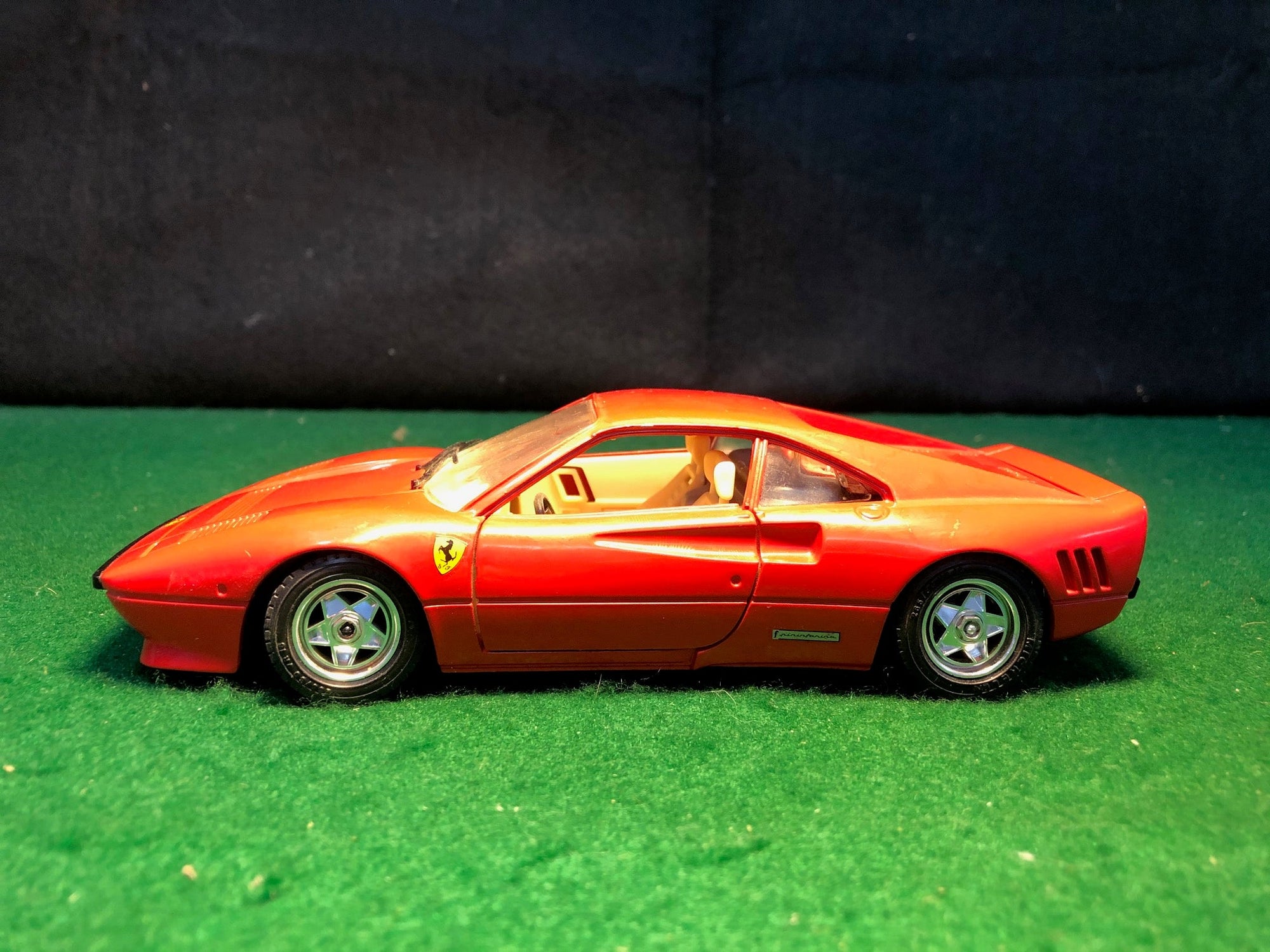 Ferrari 288 GTO Red by BBurago 1:24 (0192)(No box)