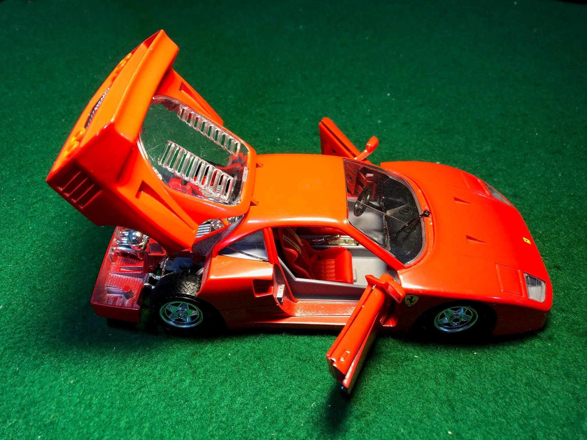 Ferrari F40 Red by BBurago 1:24 (0532)(No box)