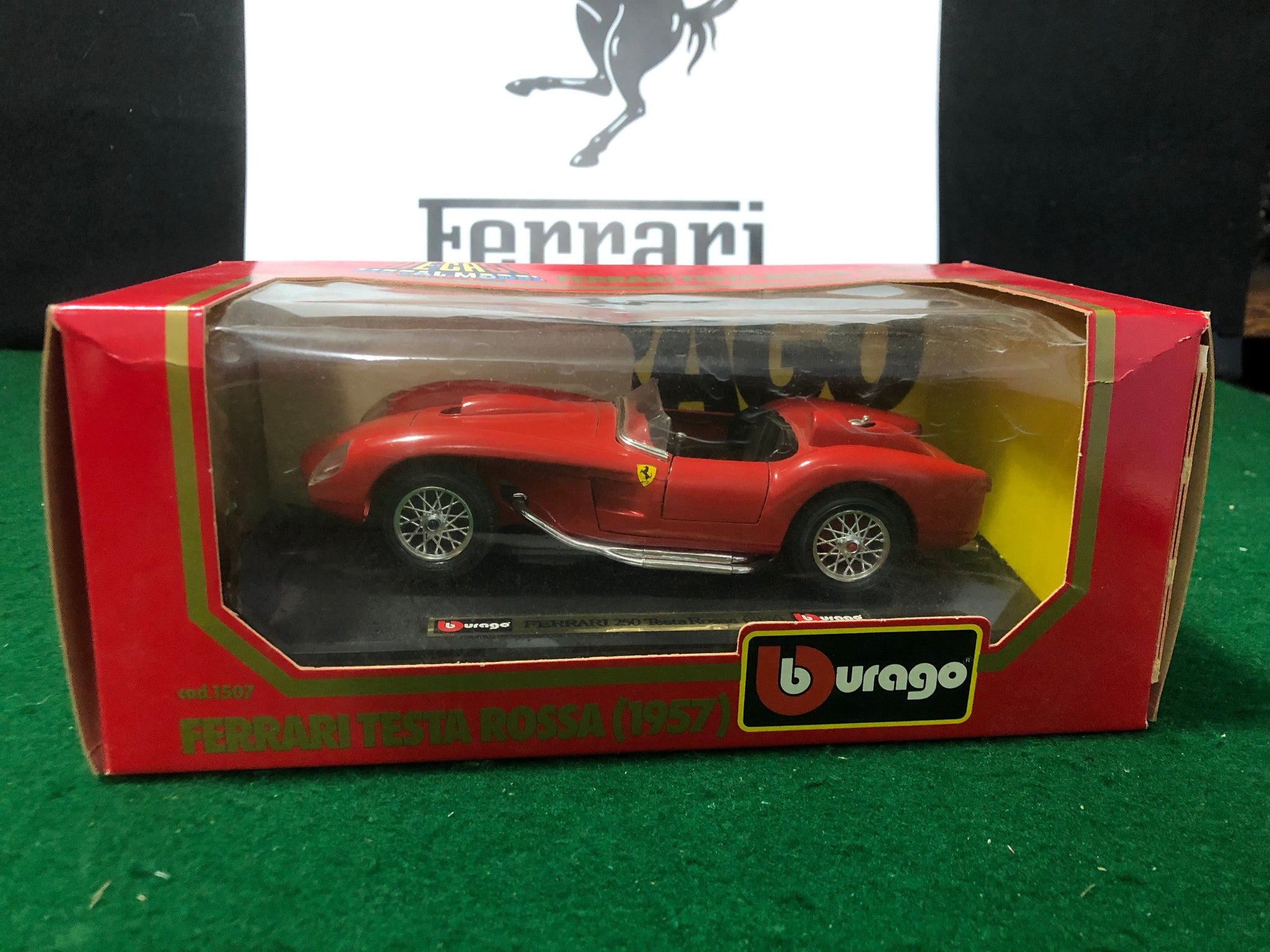 Ferrari 250 Testa Rossa Red by BBurago 1:24 (1507)