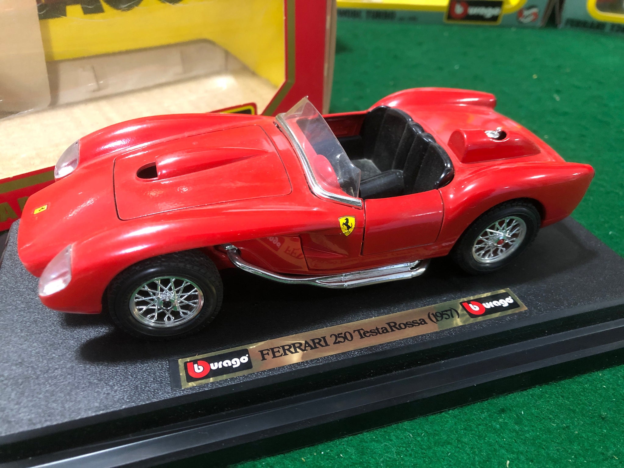 Ferrari 250 Testa Rossa Red by BBurago 1:24 (1507)