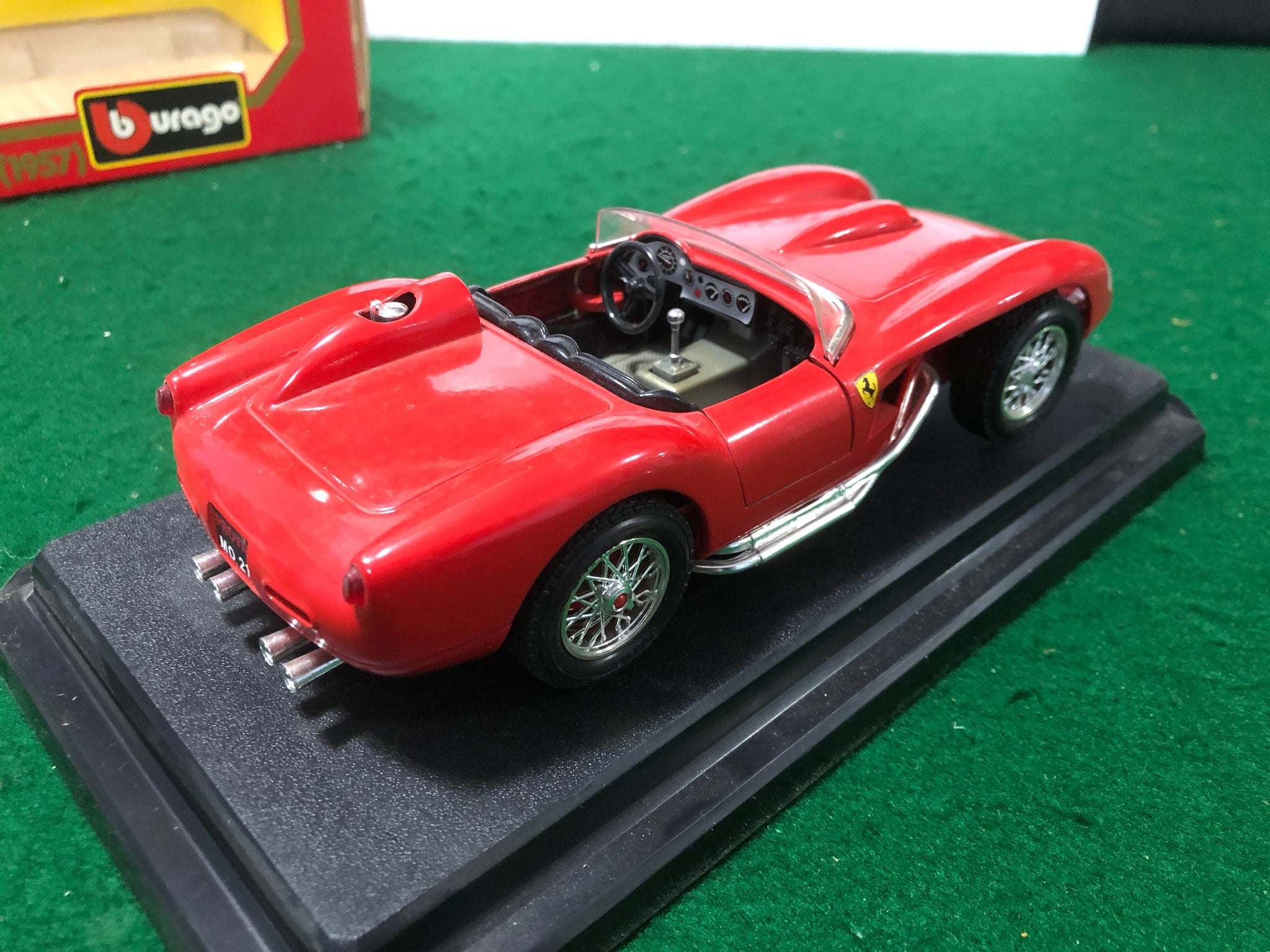 Ferrari 250 Testa Rossa Red by BBurago 1:24 (1507)