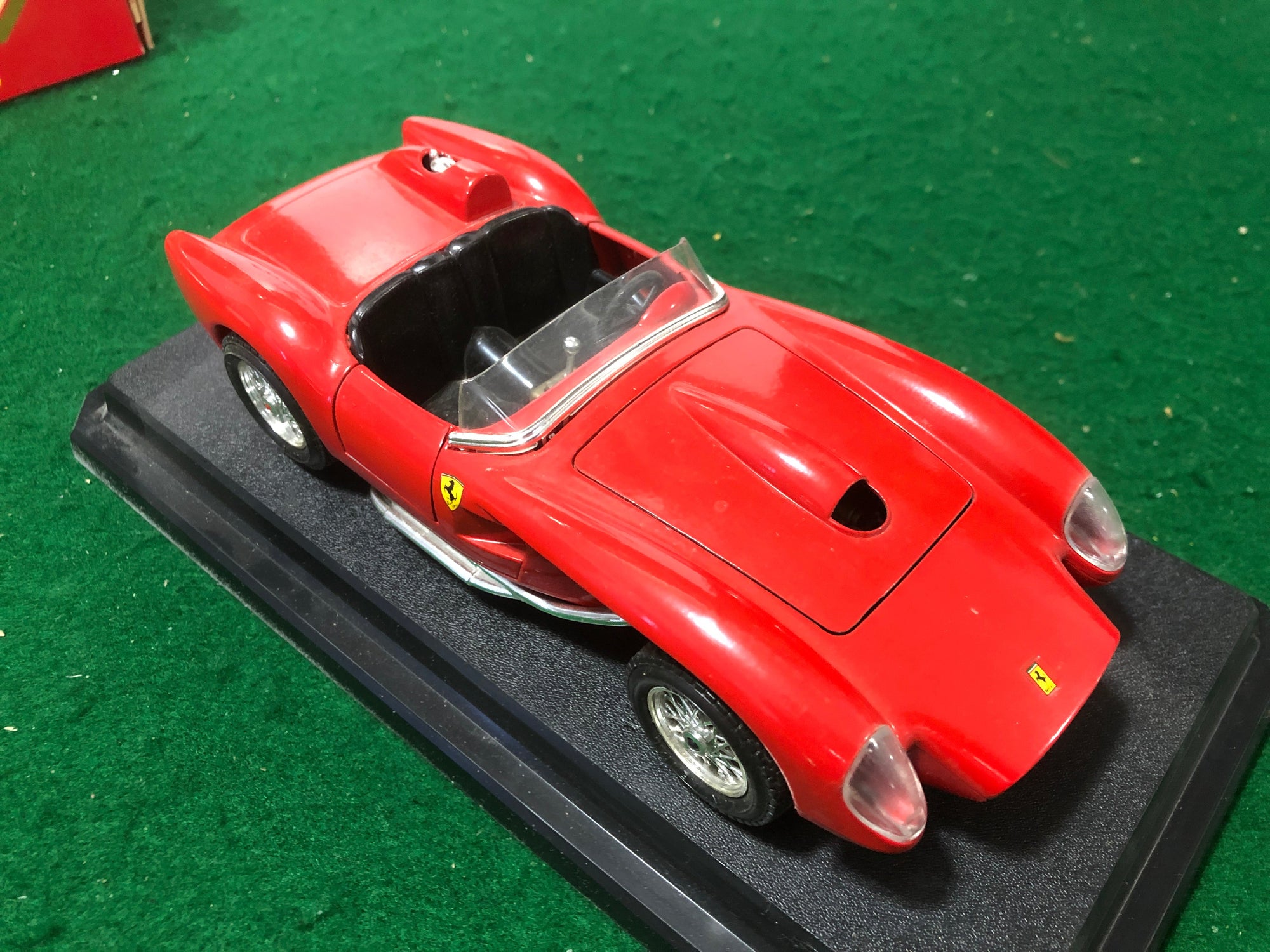 Ferrari 250 Testa Rossa Red by BBurago 1:24 (1507)