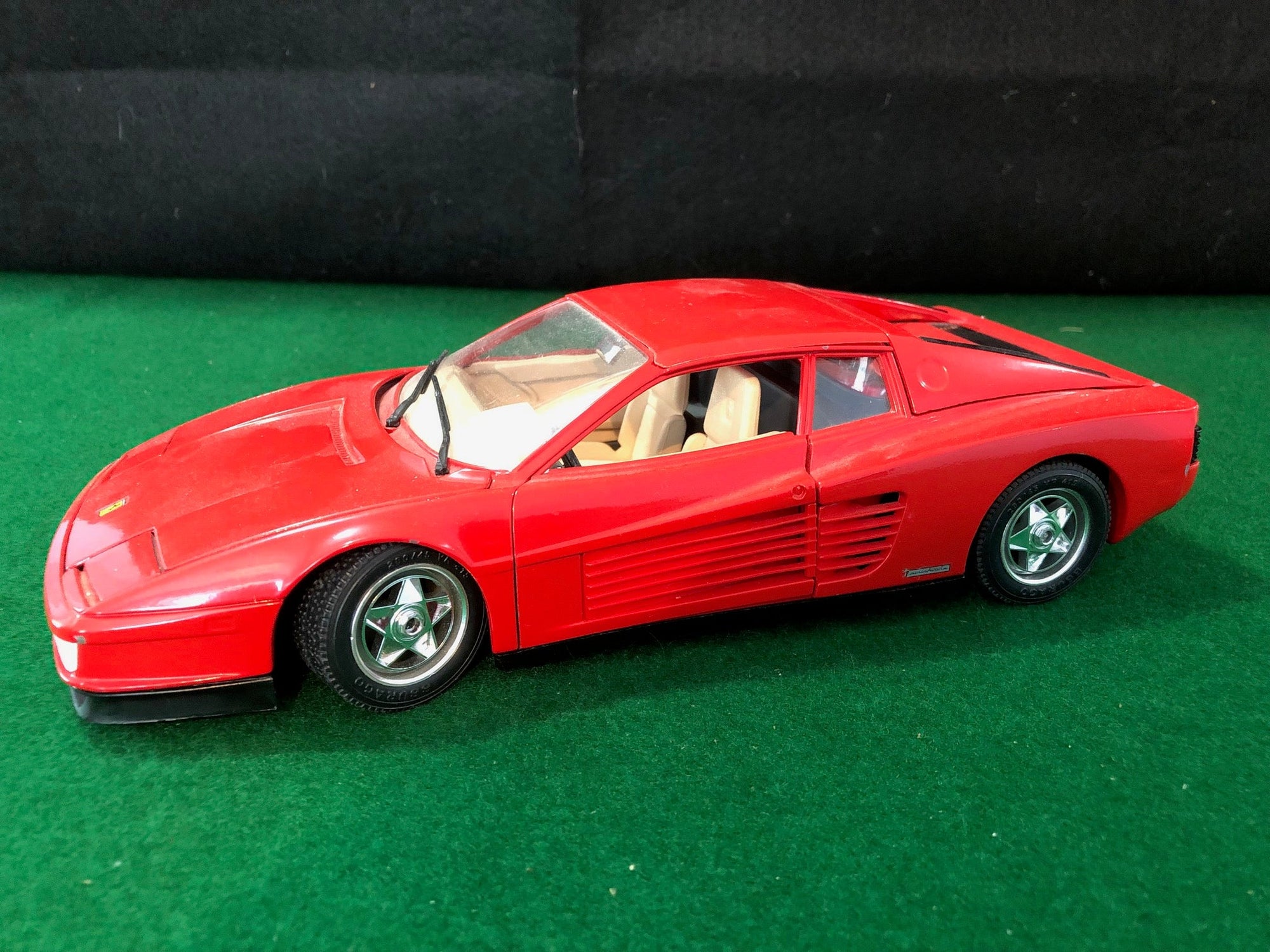 Ferrari Testarossa Red by BBurago 1:18 (No box)