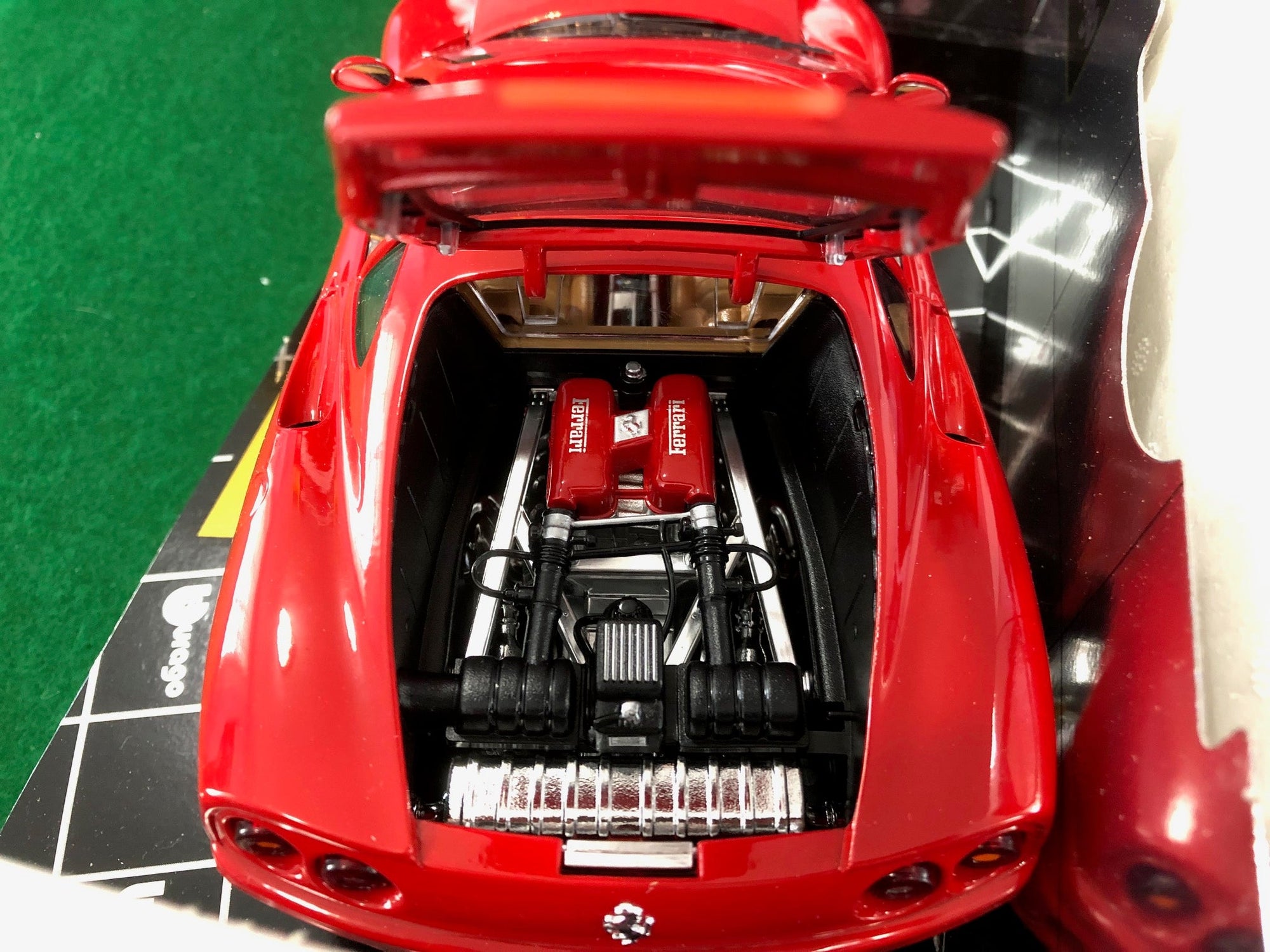 Ferrari 360 Modena Red by BBurago 1:18