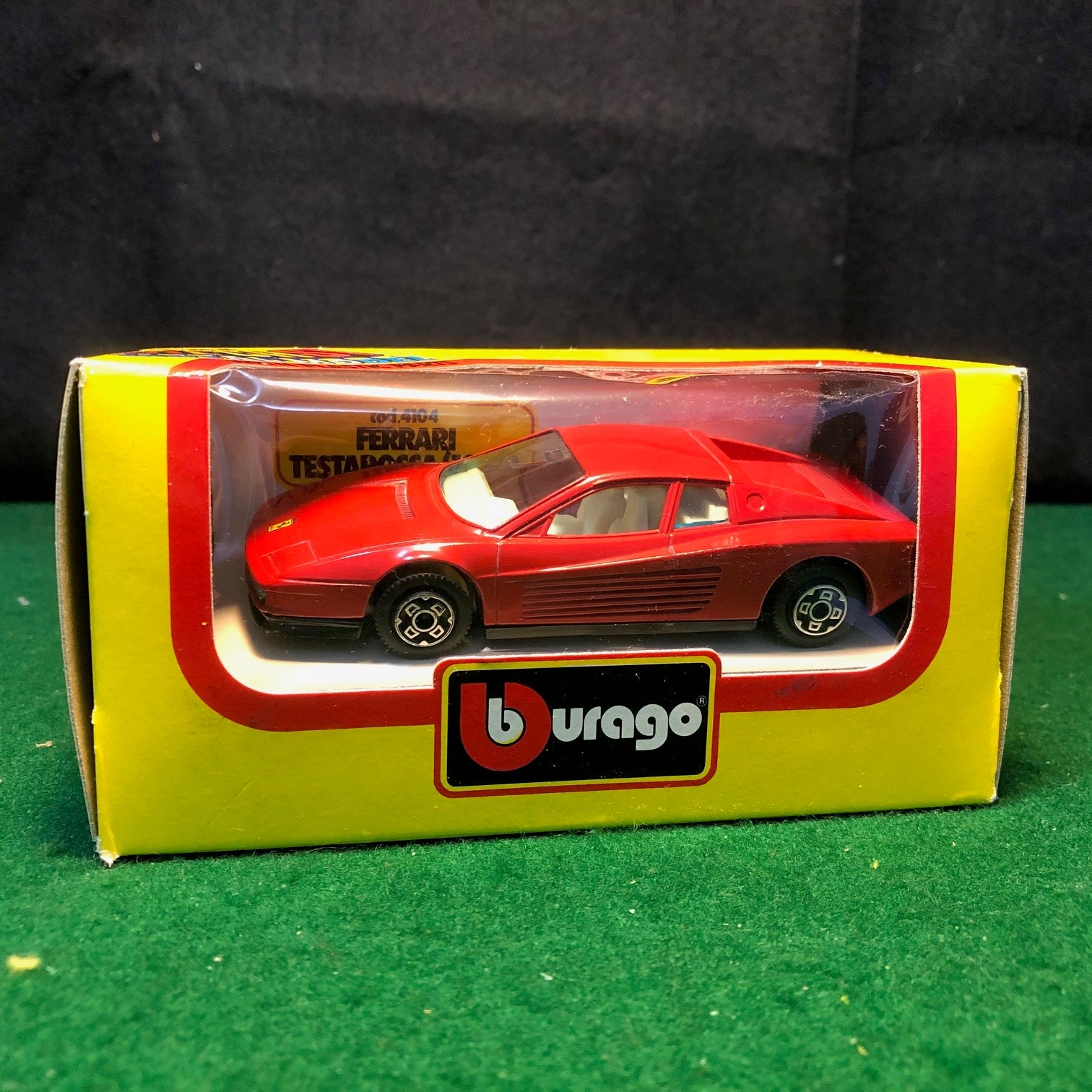 Ferrari Testarossa Red by BBurago 1:43 (4104)(Y Bx)