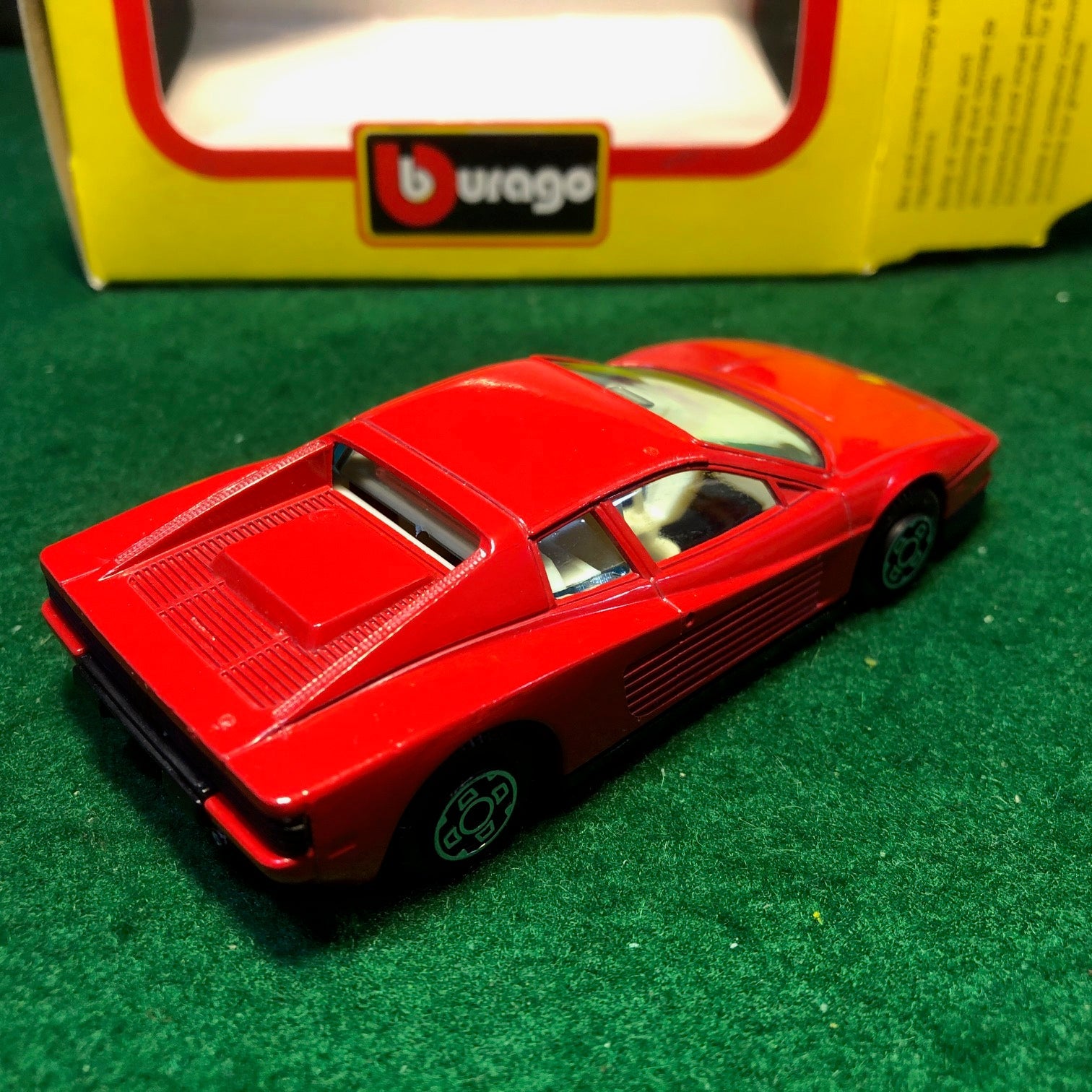 Ferrari Testarossa Red by BBurago 1:43 (4104)(Y Bx)
