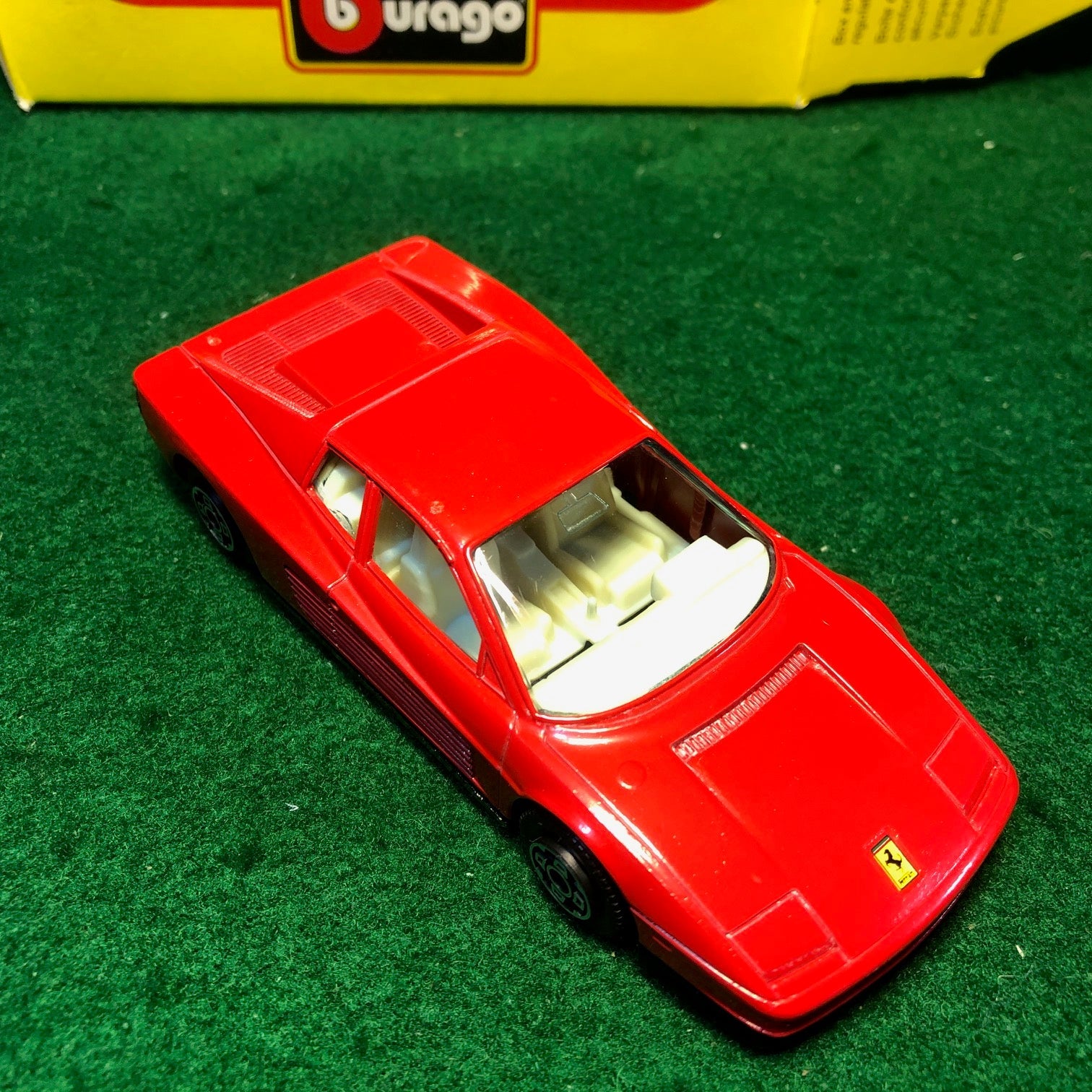 Ferrari Testarossa Red by BBurago 1:43 (4104)(Y Bx)