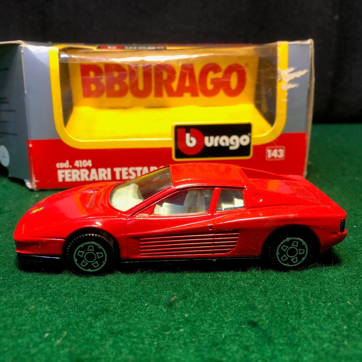 Ferrari Testarossa Red by BBurago 1:43 (4104)(S Bx)