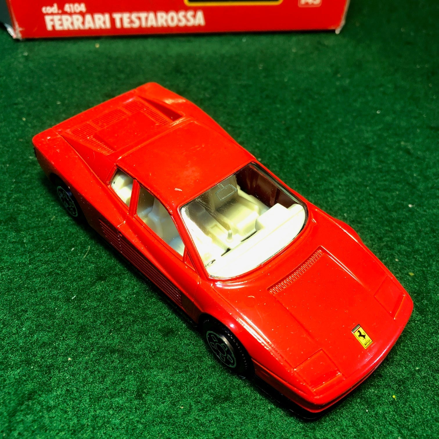Ferrari Testarossa Red by BBurago 1:43 (4104)(S Bx)