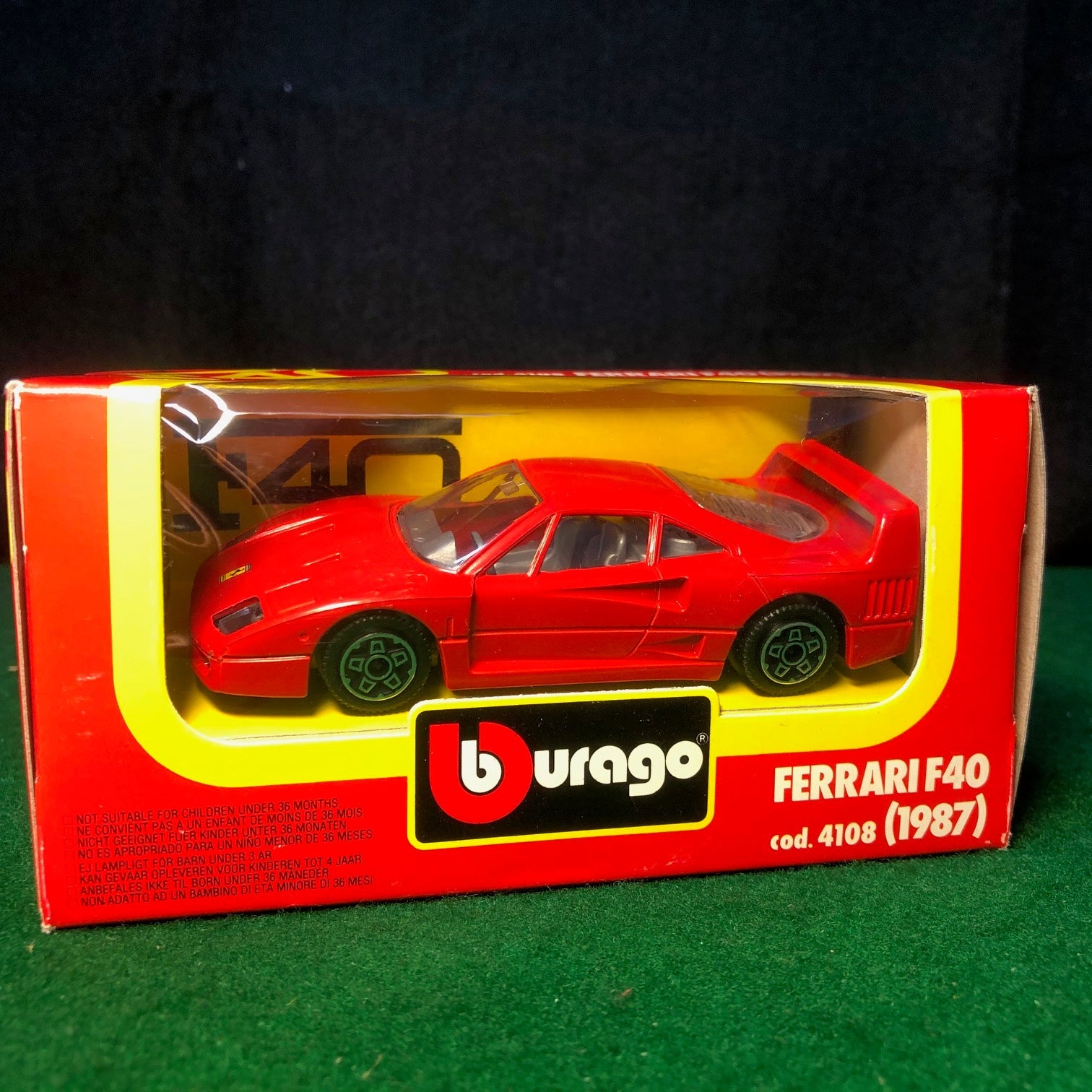 Ferrari F40 Red by BBurago 1:43 (4108)(R Bx)