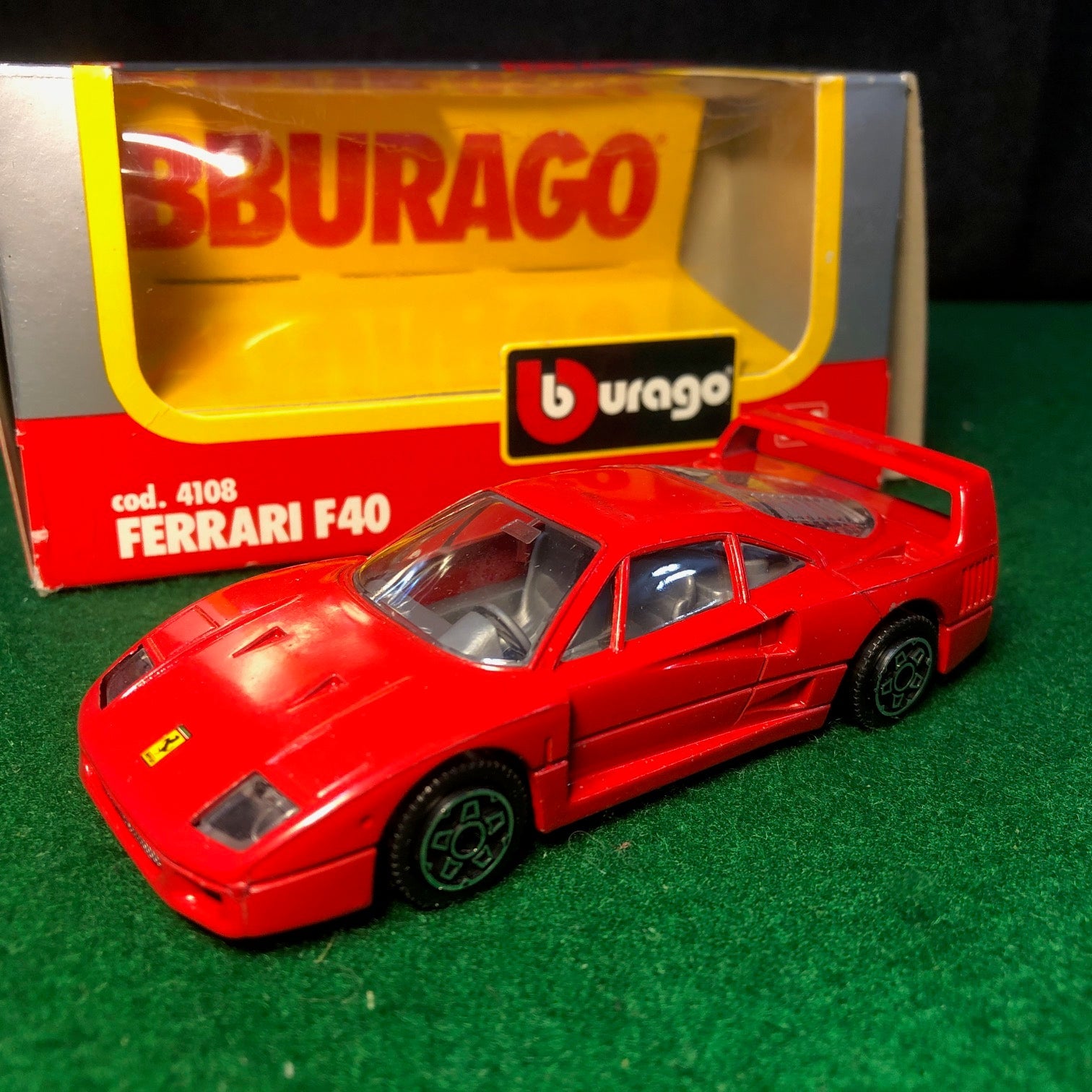 Ferrari F40 Red by BBurago 1:43 (4108)(S Bx)