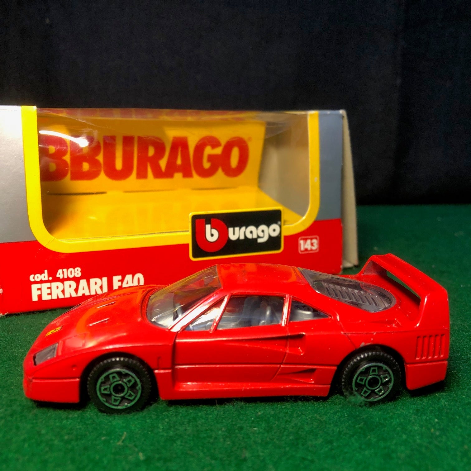 Ferrari F40 Red by BBurago 1:43 (4108)(S Bx)