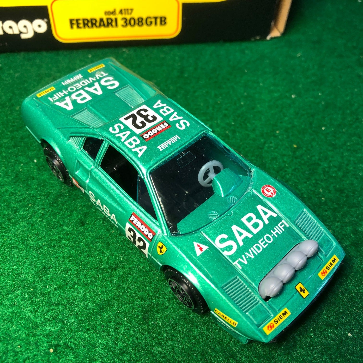Ferrari 308 GTB Rally N 32 Saba Green by BBurago 1:43 (4117)