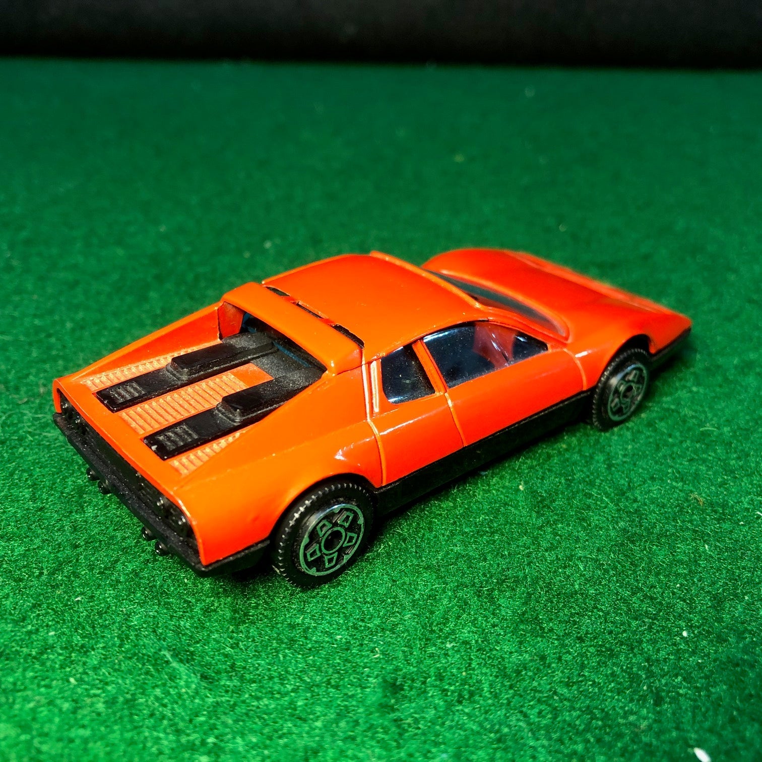 Ferrari 512 BB Red/Black by BBurago 1:43 (4133)(No box)