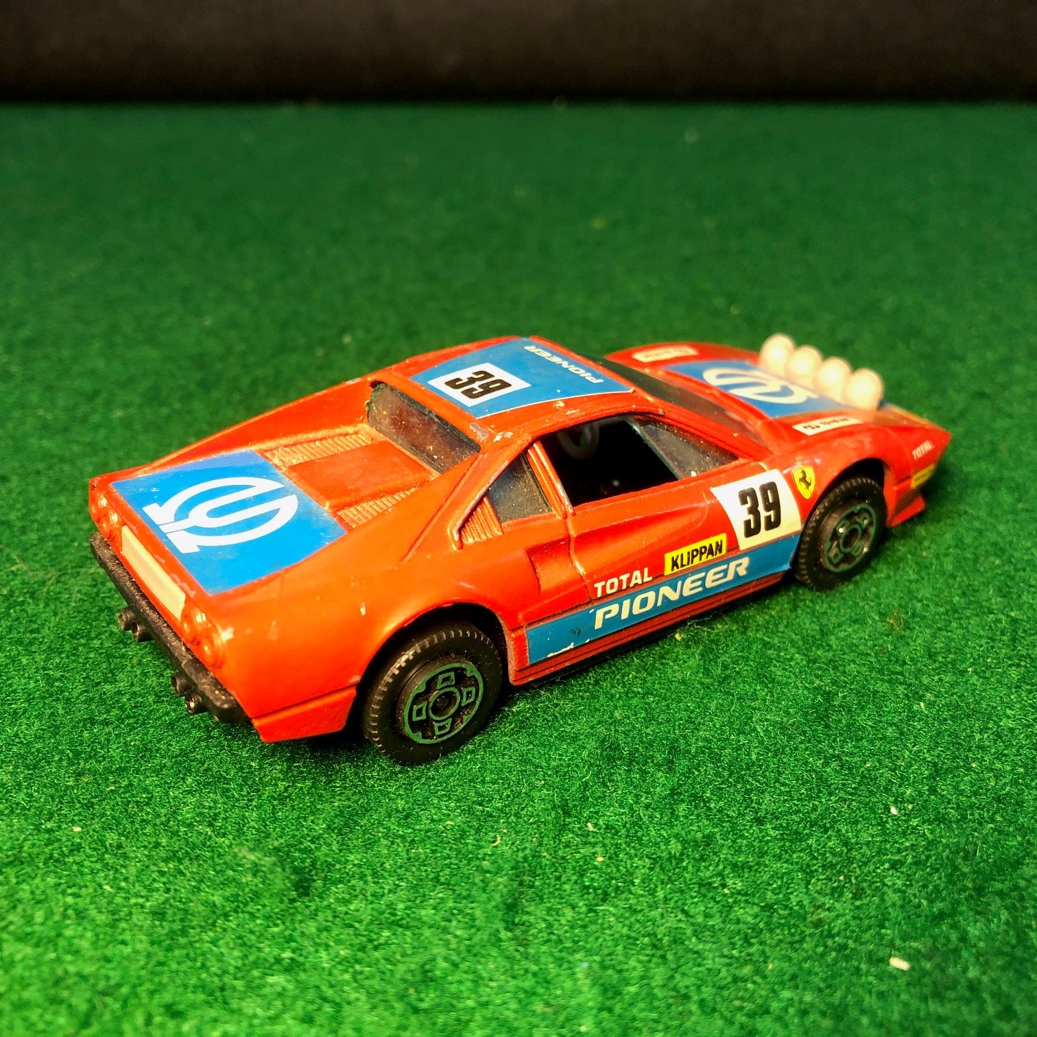 Ferrari 308 GTB Rally N 39 Pioneer by BBurago 1:43 (4148)(No box)