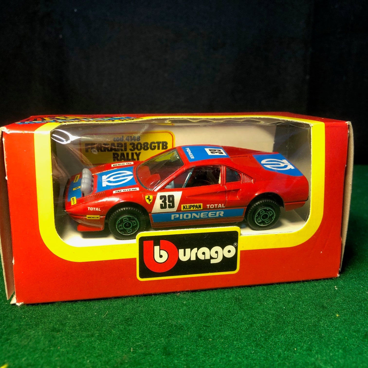 Ferrari 308 GTB Rally N 39 Pioneer by BBurago 1:43 (4148)