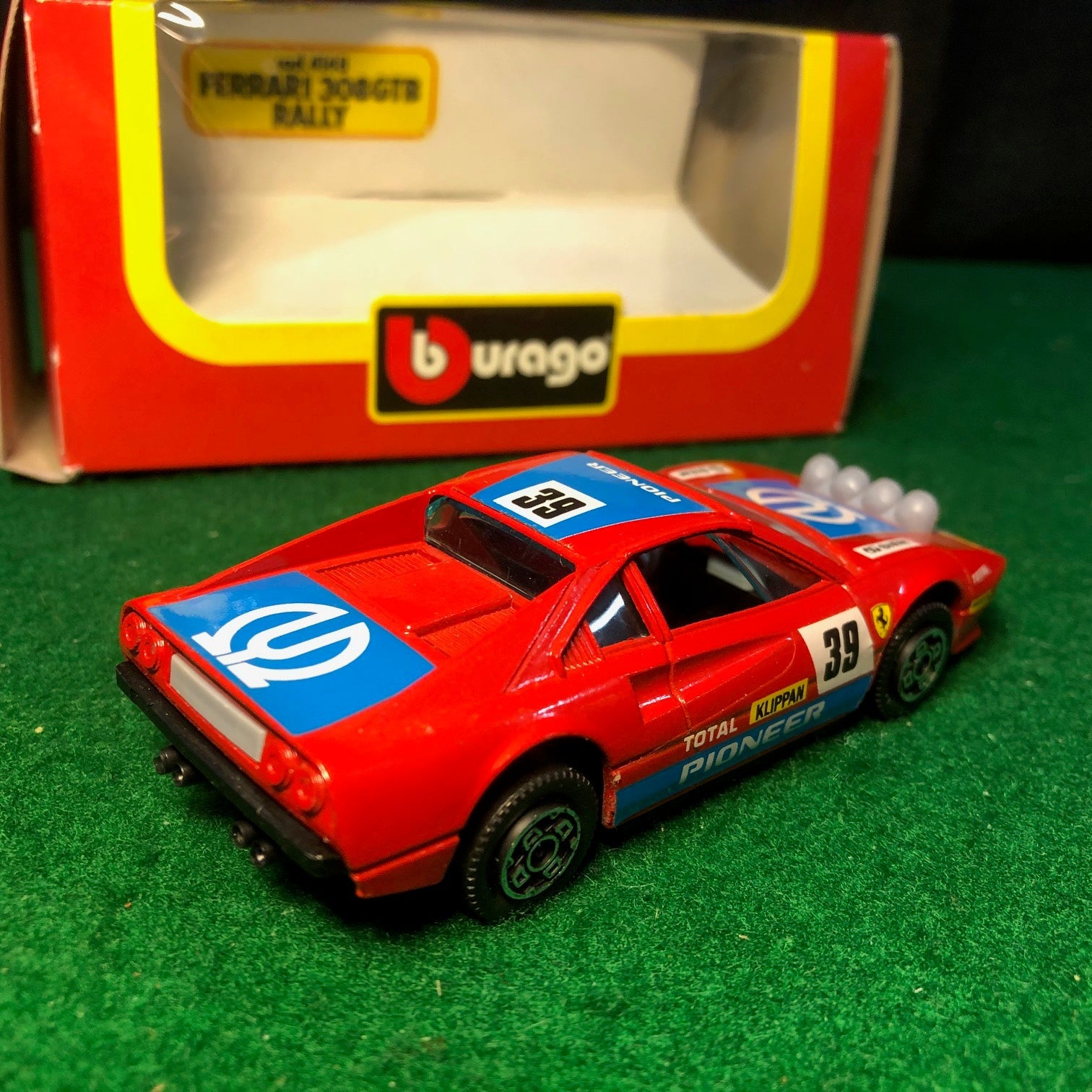 Ferrari 308 GTB Rally N 39 Pioneer by BBurago 1:43 (4148)