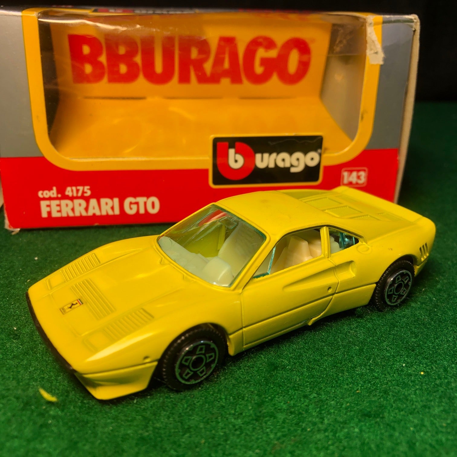 Ferrari 288 GTO Yellow by BBurago 1:43 (4175)(S Bx)