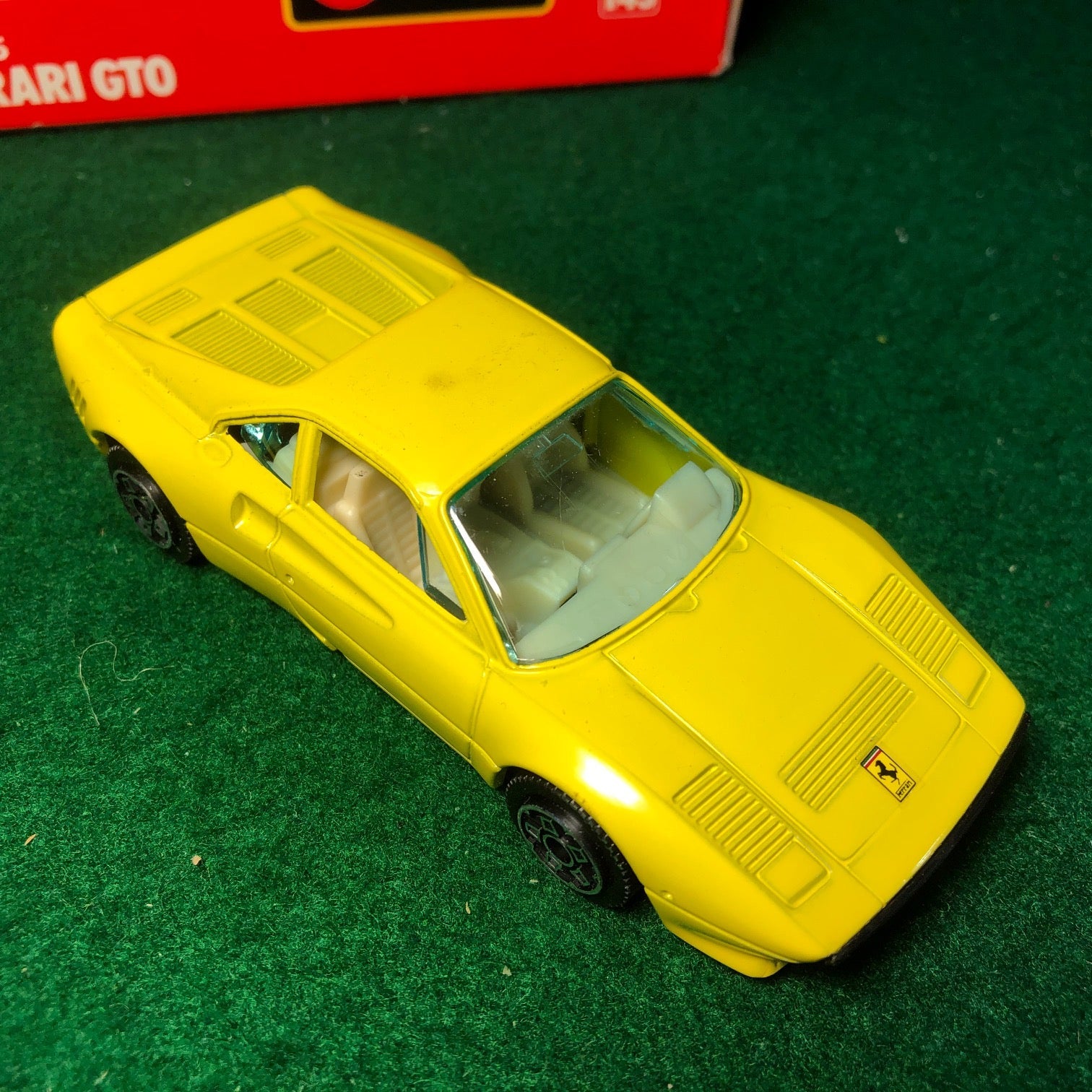 Ferrari 288 GTO Yellow by BBurago 1:43 (4175)(S Bx)