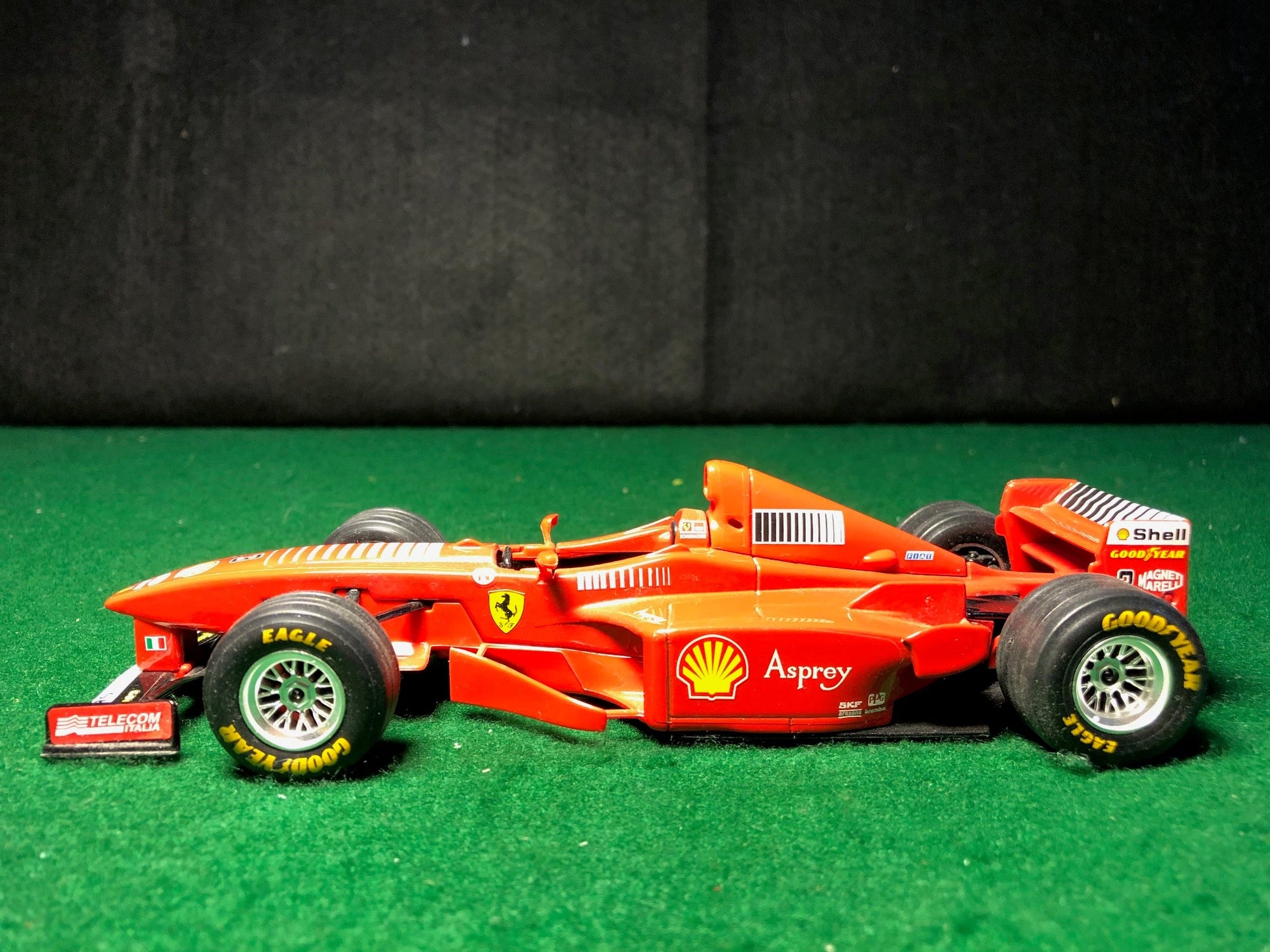 Ferrari F1 F300 Schumacher N 3 by BBurago 1:24 (6503)(No box)
