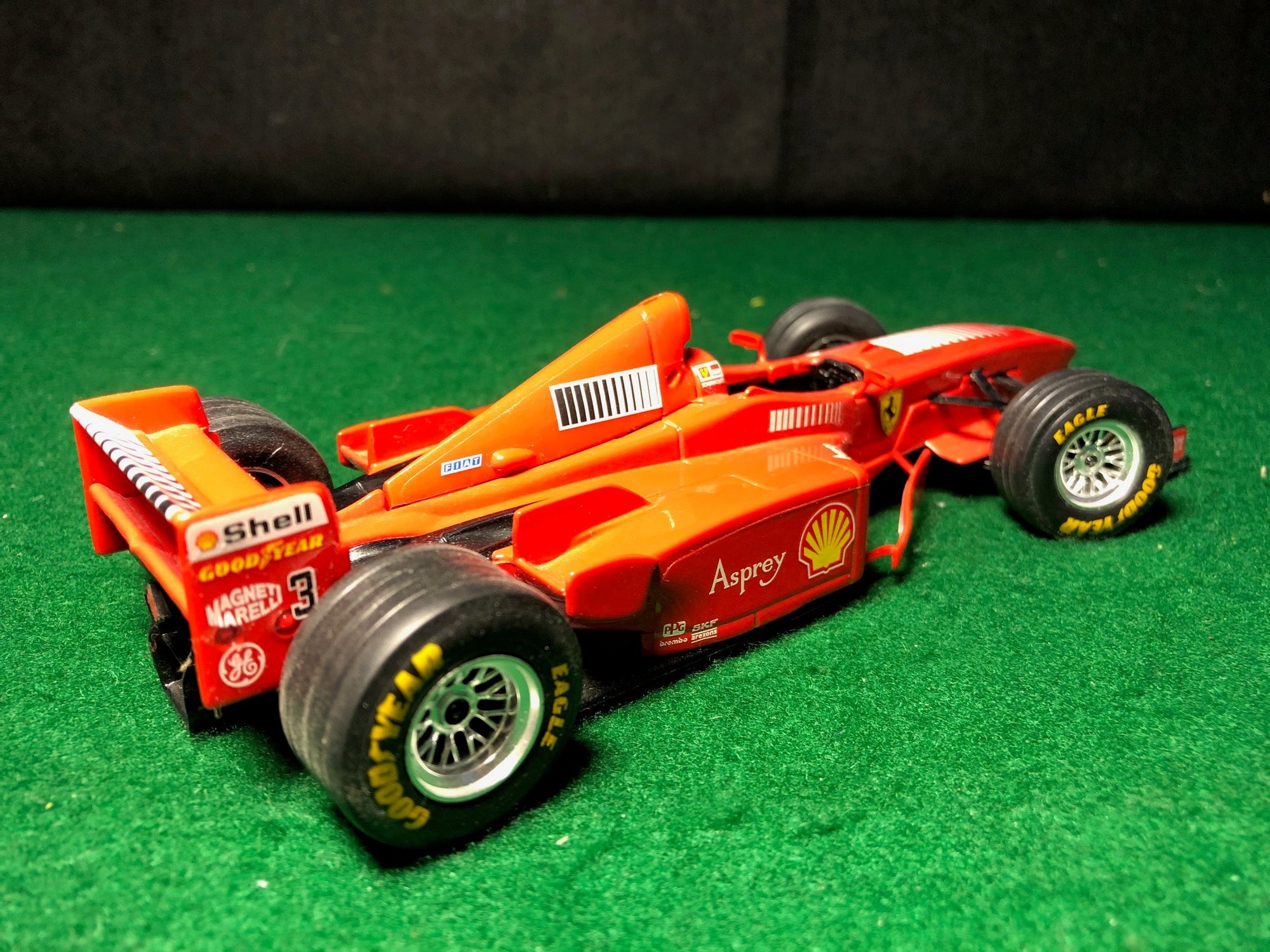 Ferrari F1 F300 Schumacher N 3 by BBurago 1:24 (6503)(No box)