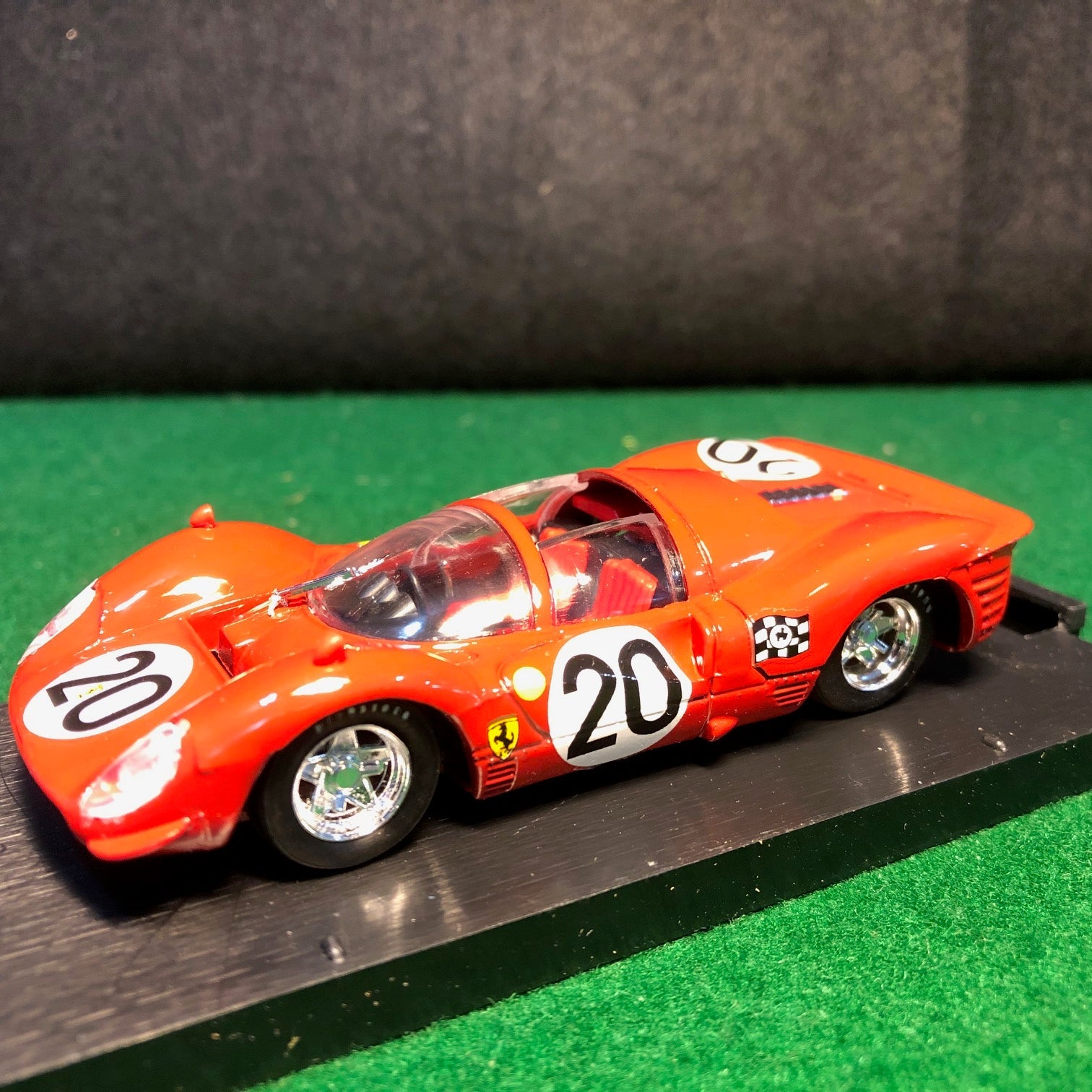 Ferrari 330 P4 Spyder N 20 24H Le Mans 1967 N27 Amon / Vaccarella by Brumm 1:43 (r160)