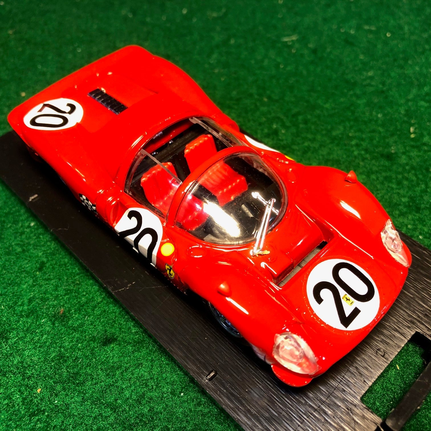 Ferrari 330 P4 Spyder N 20 24H Le Mans 1967 N27 Amon / Vaccarella by Brumm 1:43 (r160)