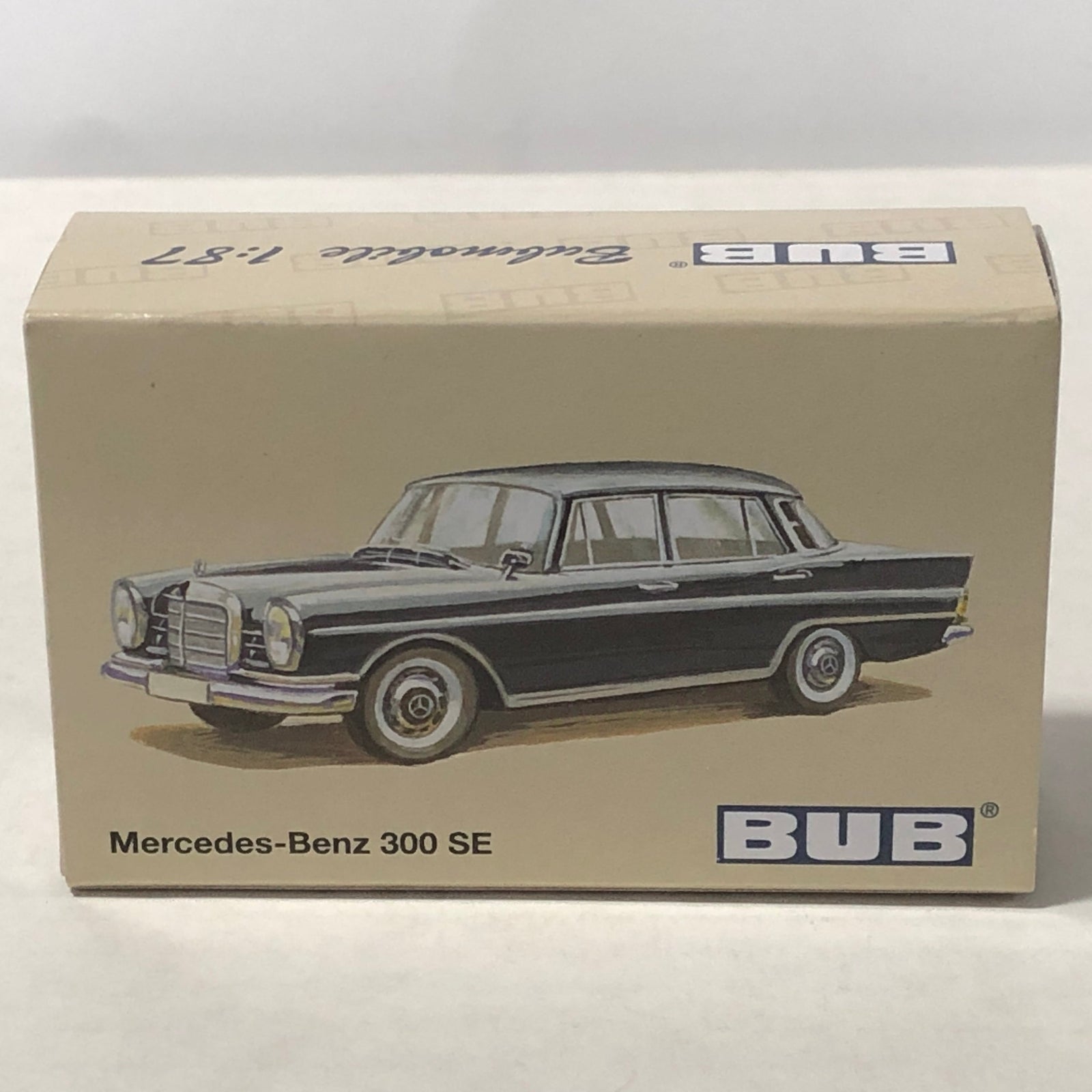 Mercedes-Benz 300SE Red by Bub 1:87 (06270)(Ltd Ed)
