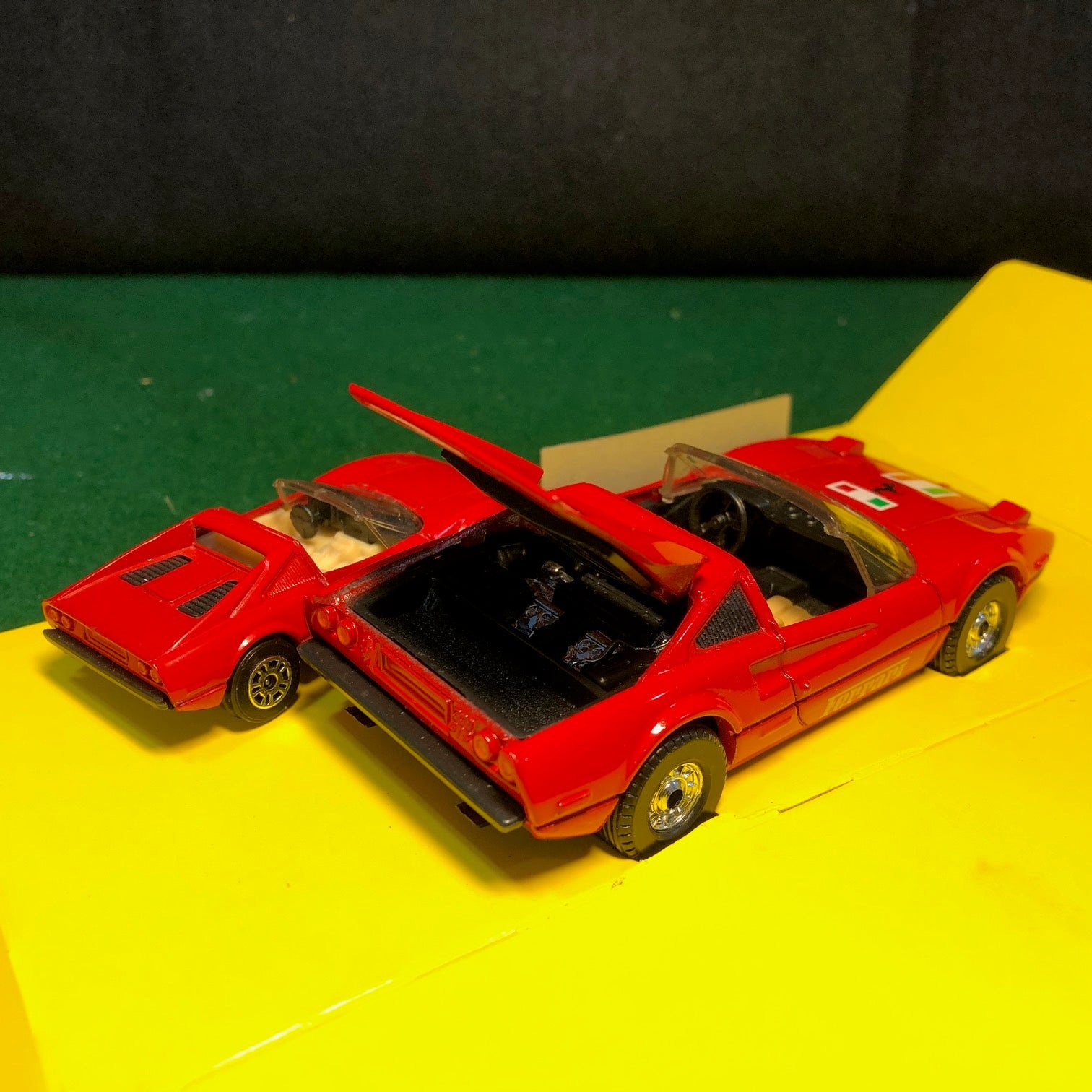 Ferrari 308 GTS Red 2-Car Set by Corgi Toys 1:36 & 1:55 (1387)