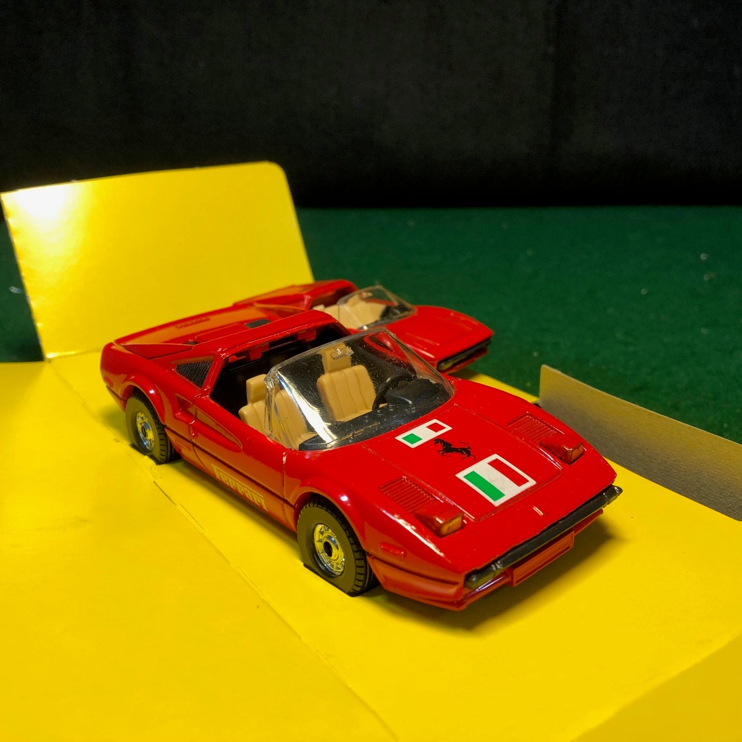 Ferrari 308 GTS Red 2-Car Set by Corgi Toys 1:36 & 1:55 (1387)