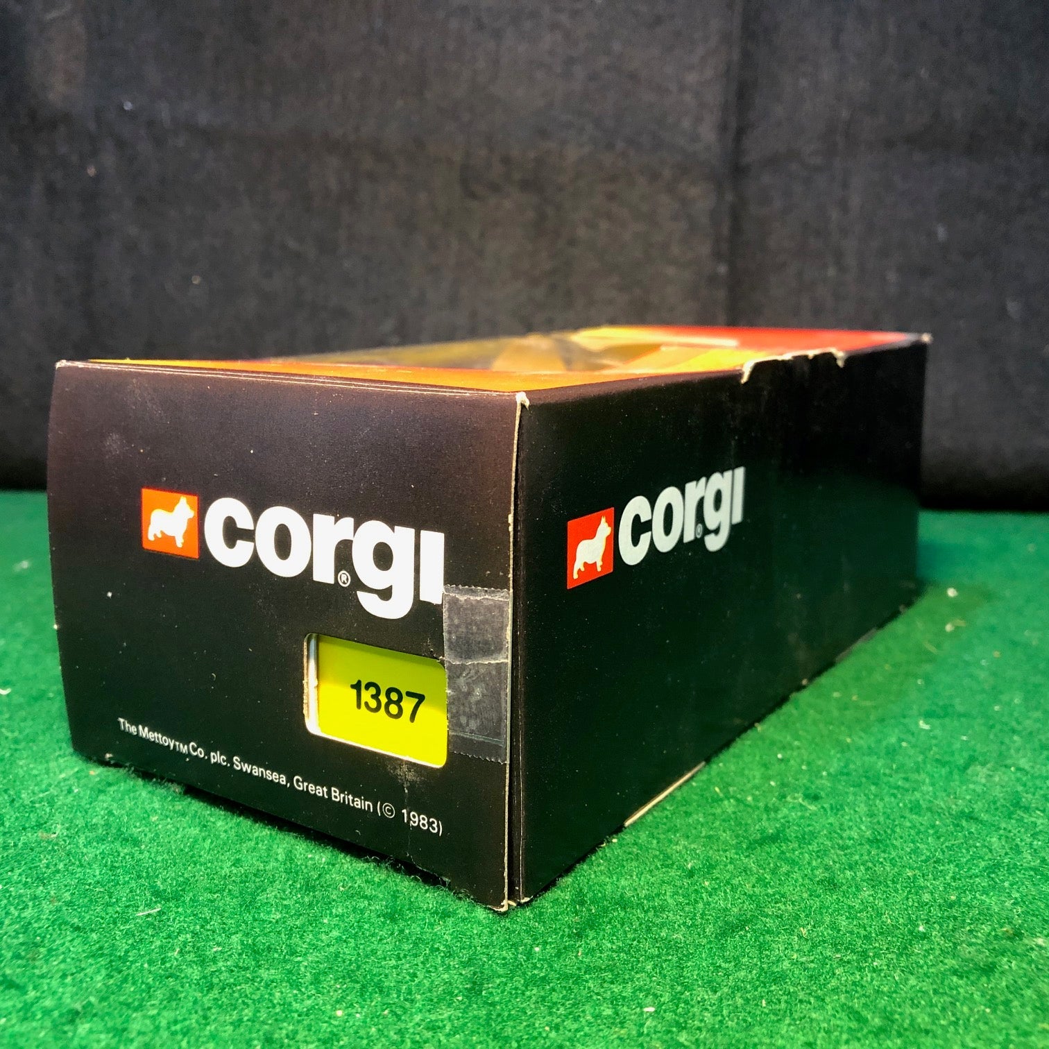 Ferrari 308 GTS Red 2-Car Set by Corgi Toys 1:36 & 1:55 (1387)