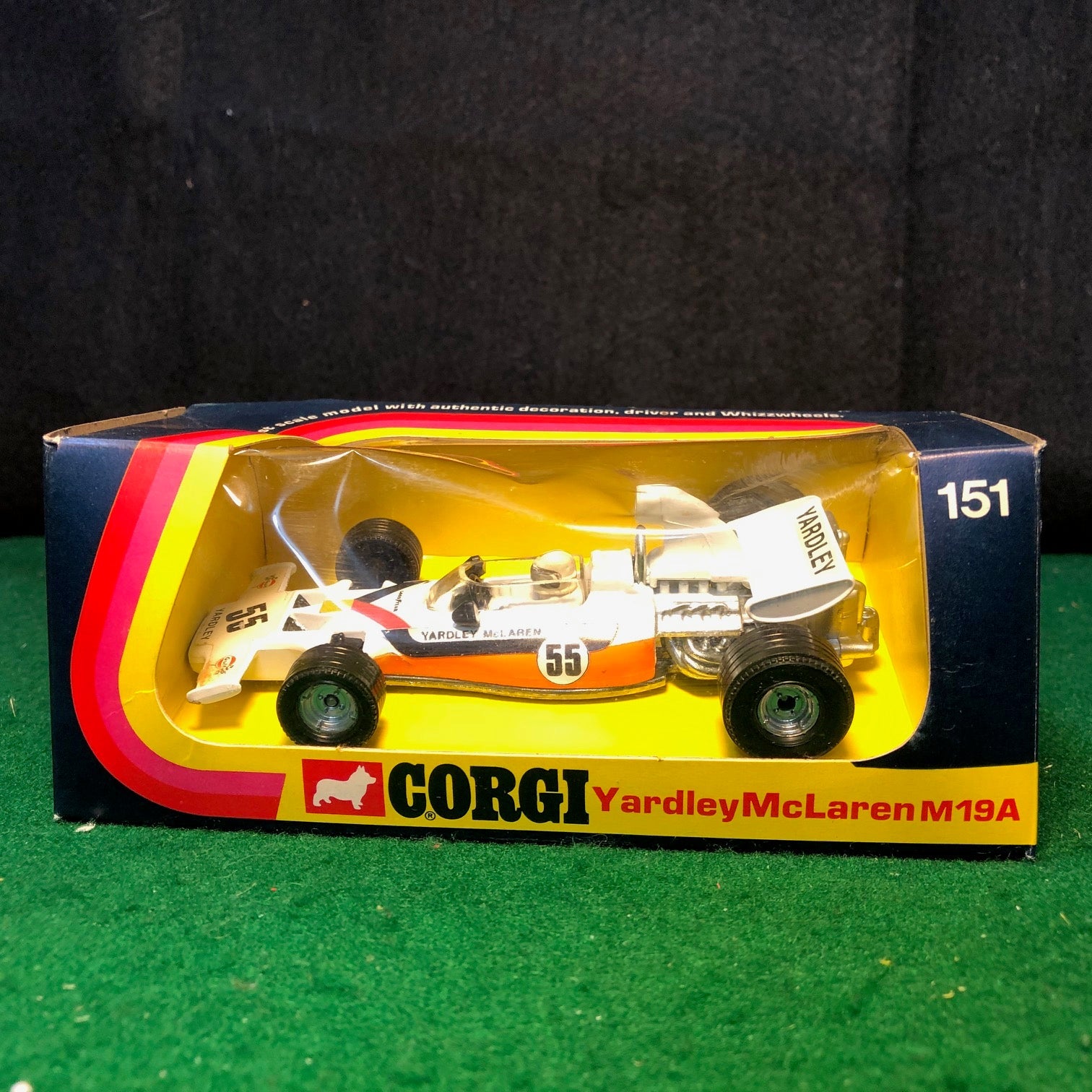 McLaren M19A Yardley N 55 1971 by Corgi Toys 1:36 (151)