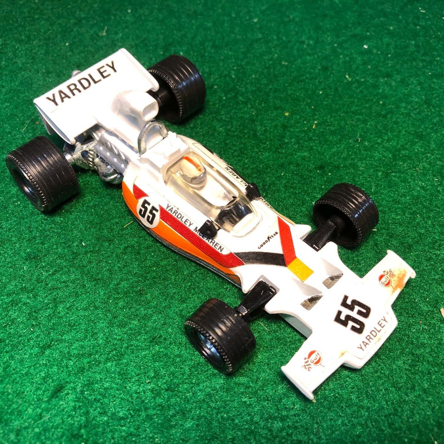 McLaren M19A Yardley N 55 1971 by Corgi Toys 1:36 (151)